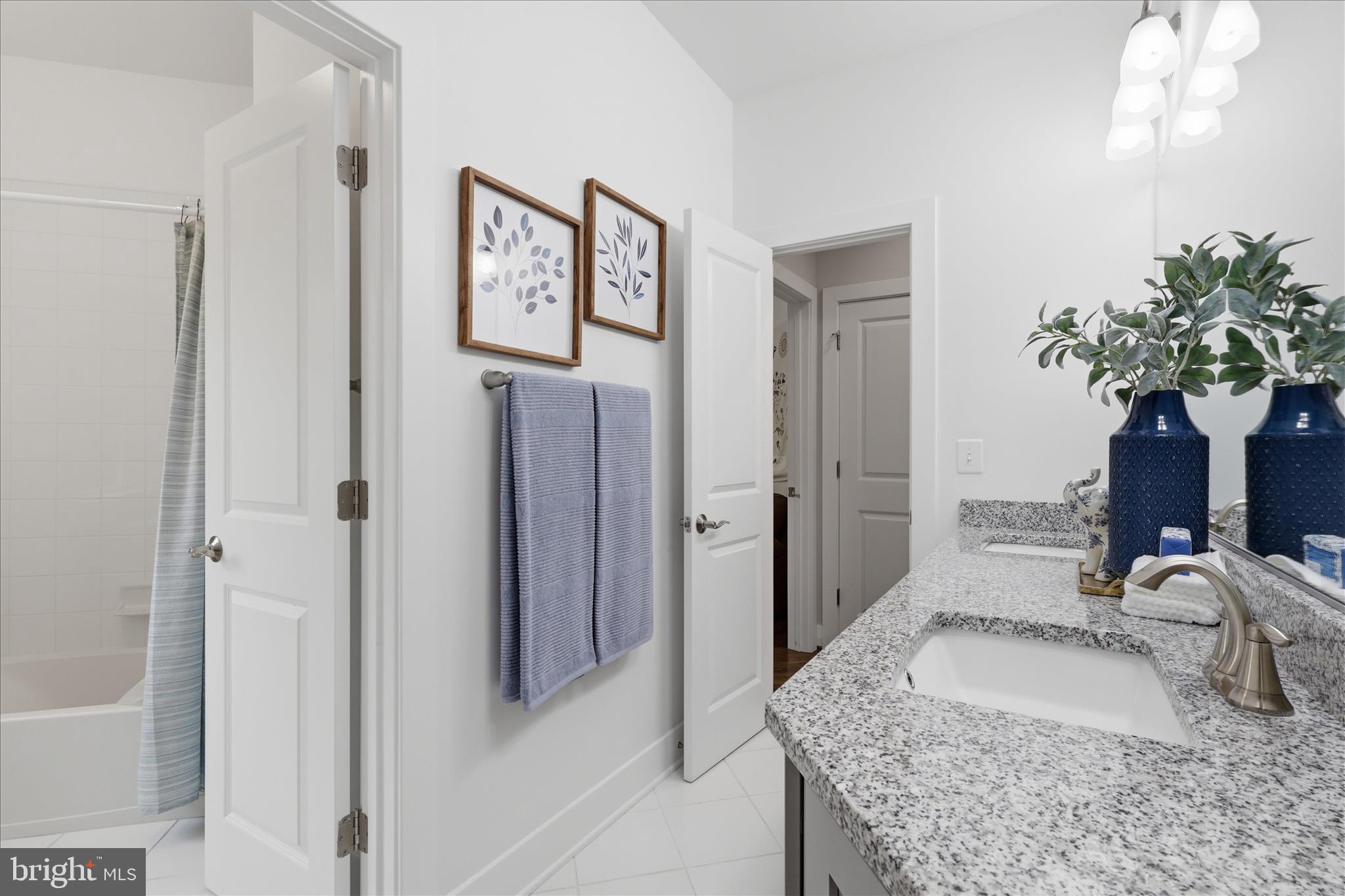 MANTUA - Residential