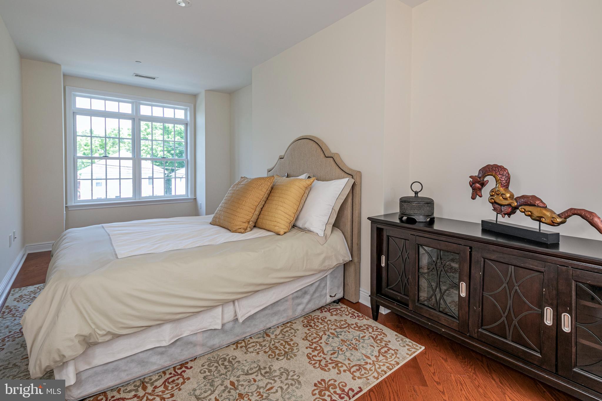 PALMER SQUARE - Residential