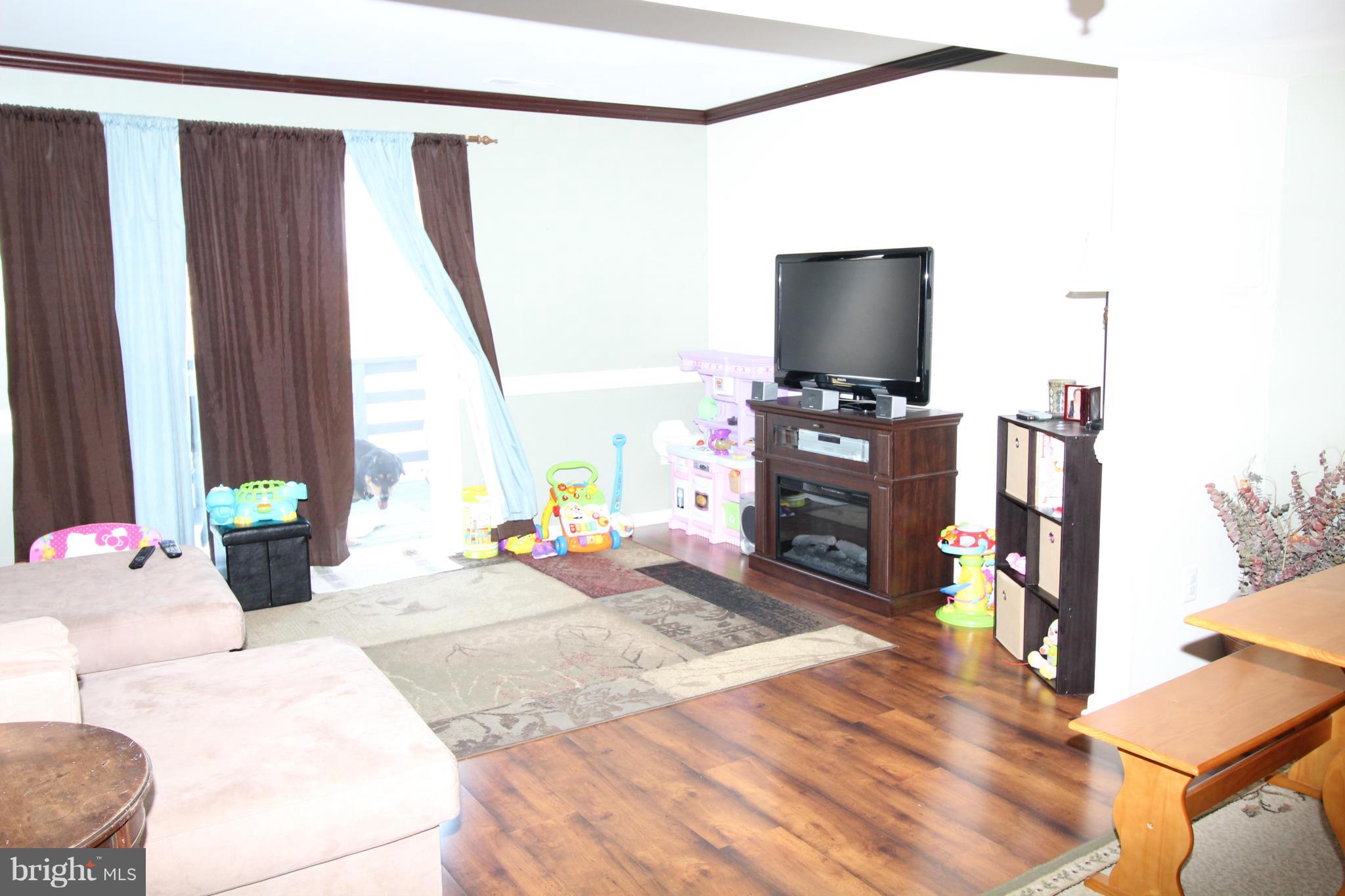 SOUTH HAMPTON TOWNHOUSE - Residential