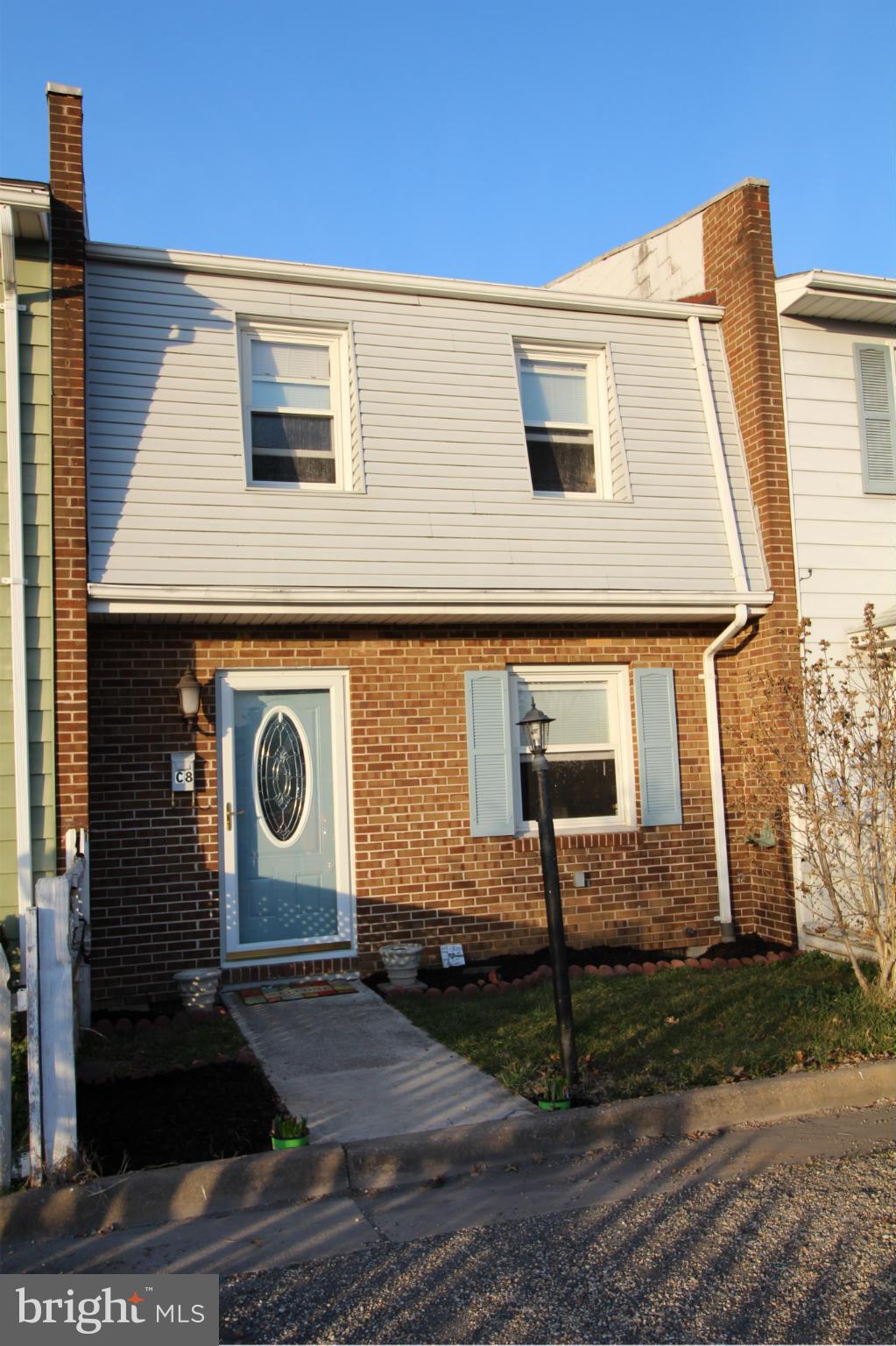 SOUTH HAMPTON TOWNHOUSE - Residential