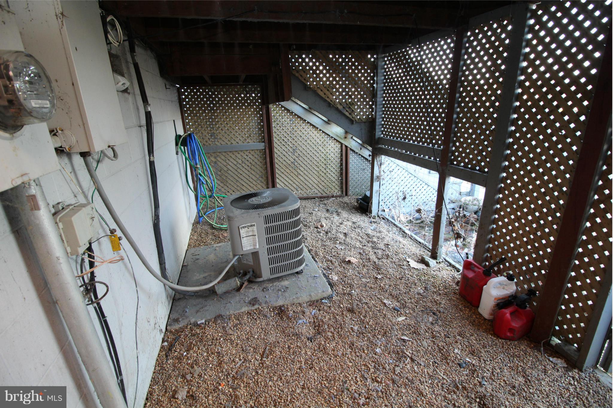 SOUTH HAMPTON TOWNHOUSE - Residential