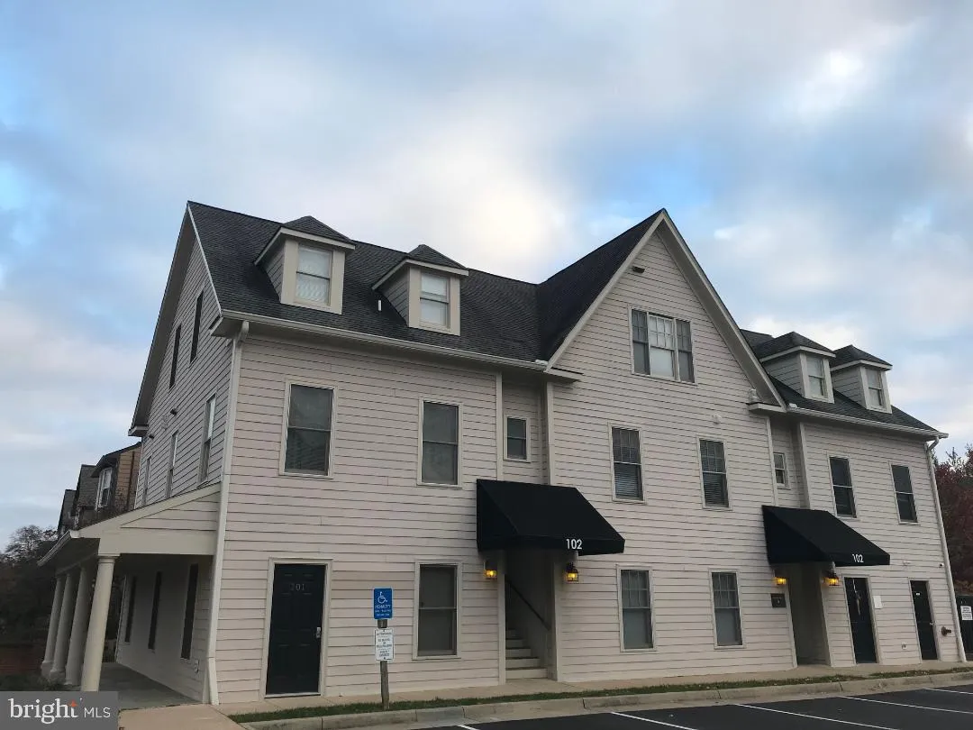102 Dry Mill Road SW Unit 201, Leesburg, VA 20175