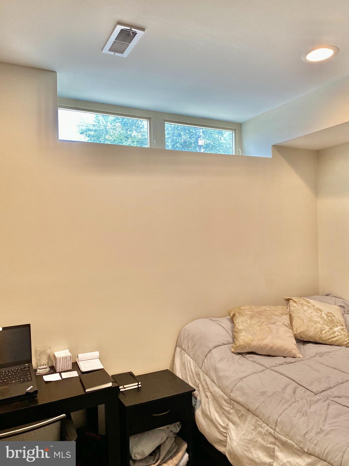 FRANCISVILLE - Residential Lease