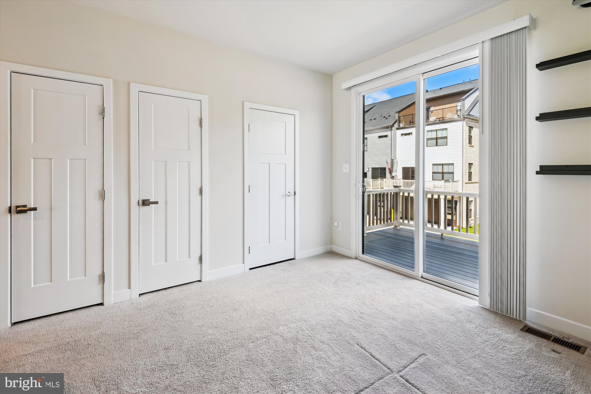 TANYARD SHORES - Residential