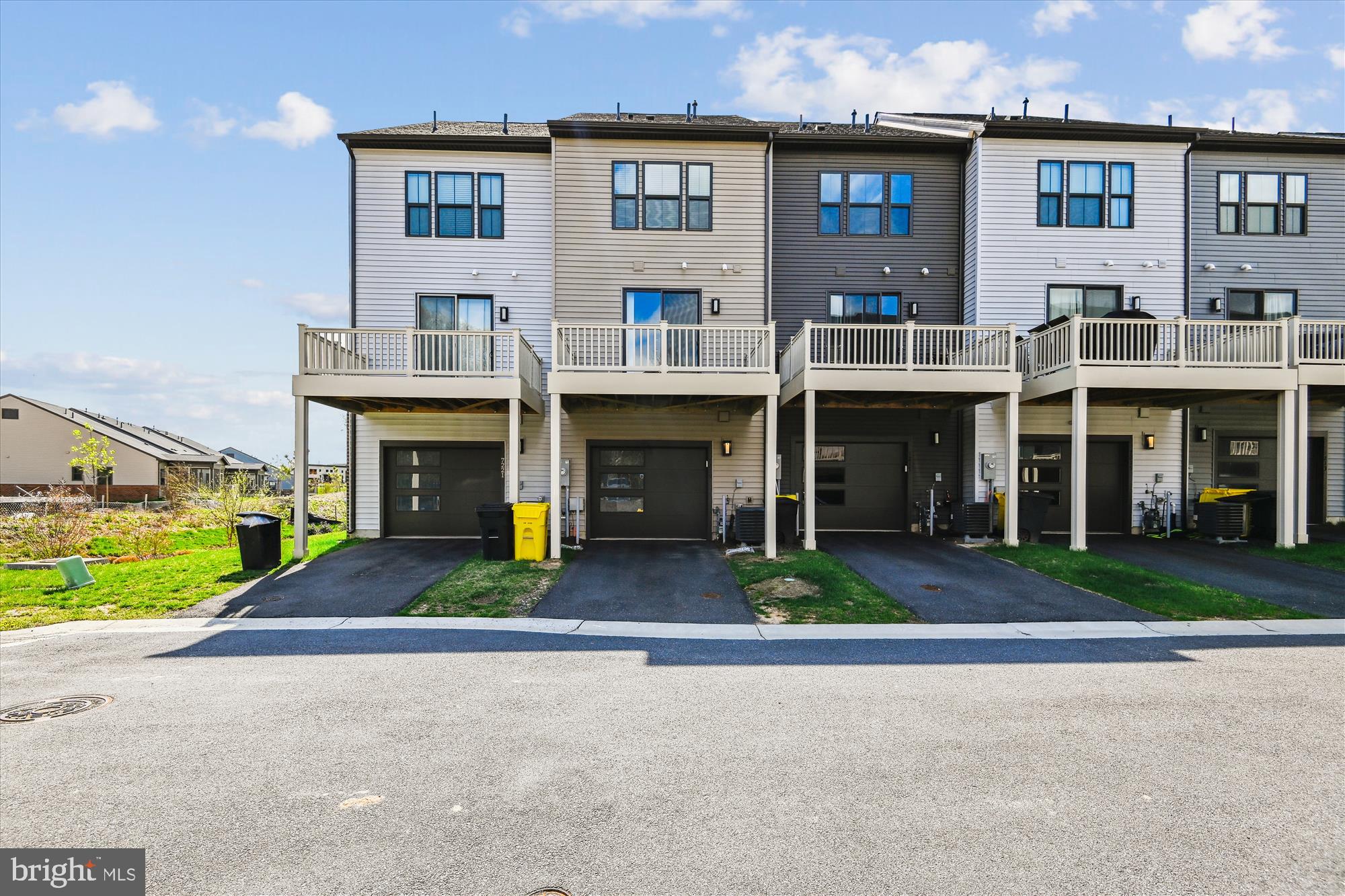 TANYARD SHORES - Residential