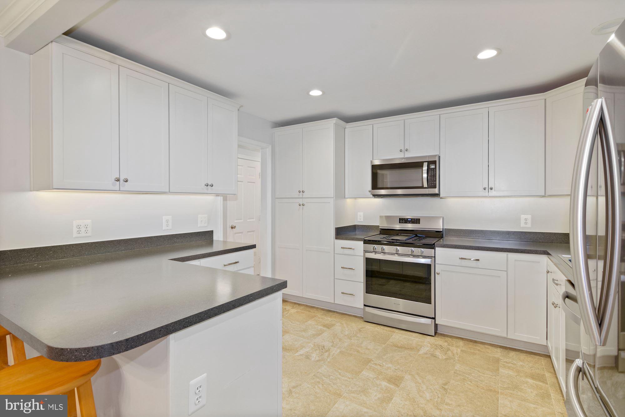 SUNRISE BEACH - Residential