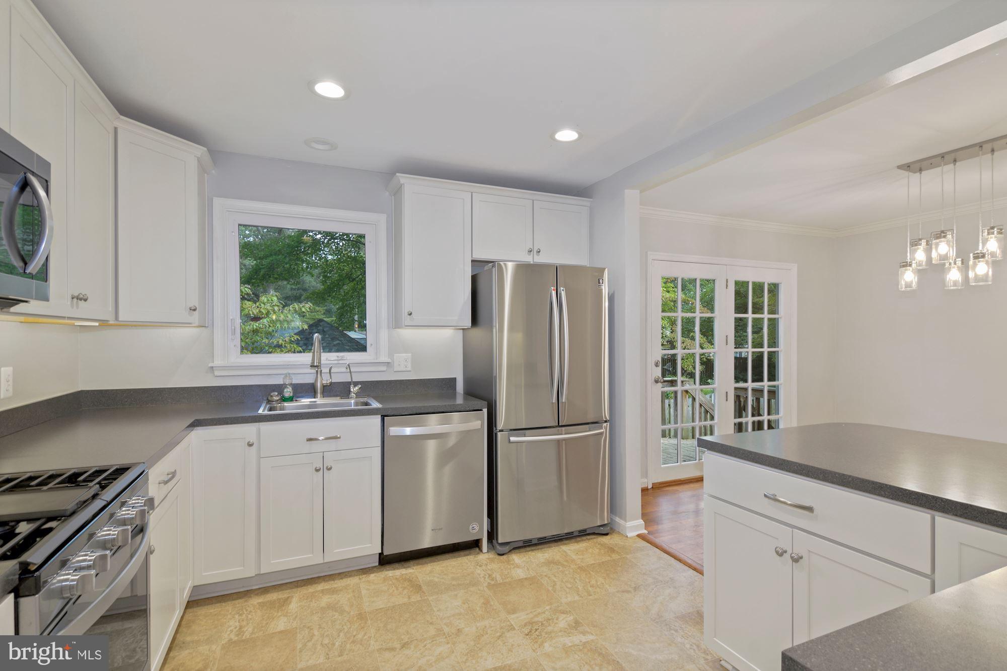 SUNRISE BEACH - Residential