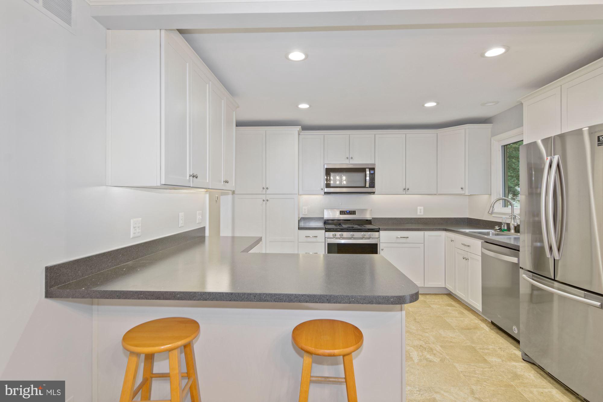 SUNRISE BEACH - Residential