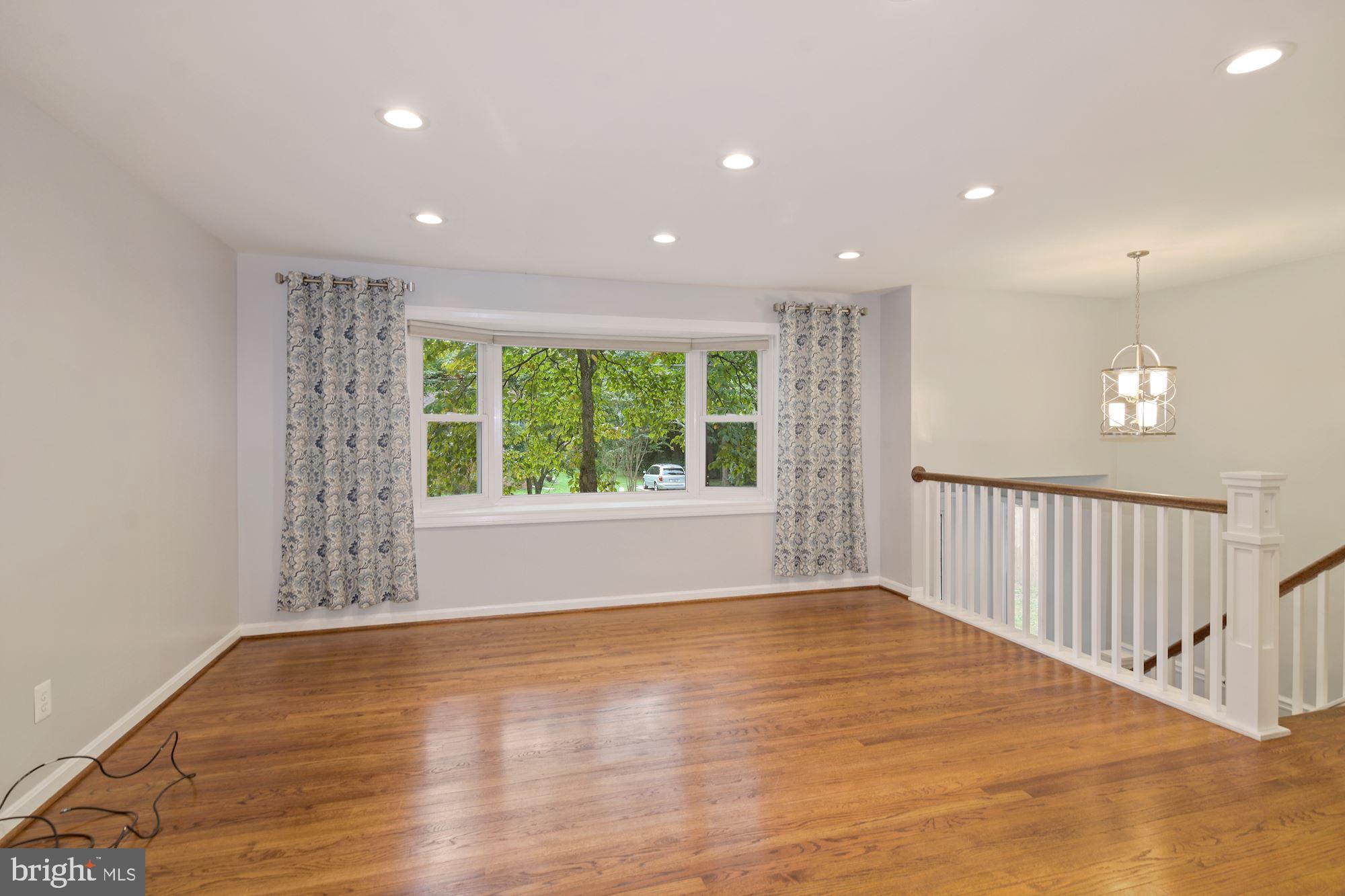 SUNRISE BEACH - Residential