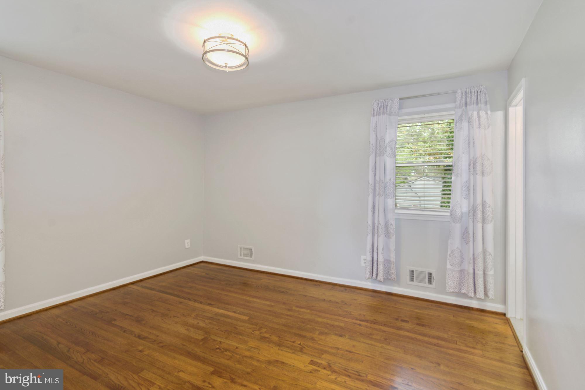 SUNRISE BEACH - Residential