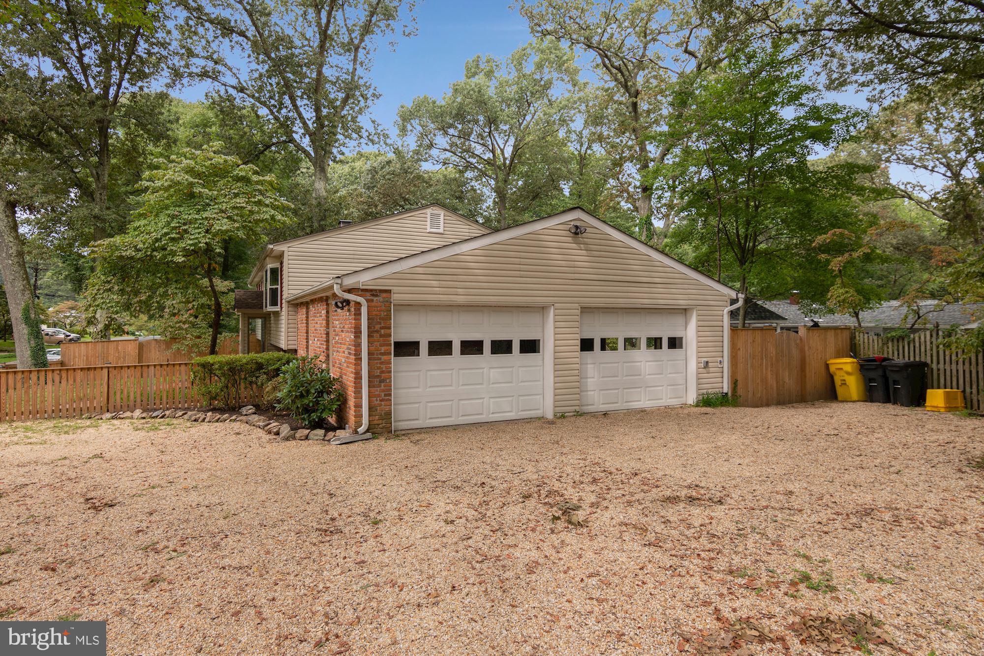 SUNRISE BEACH - Residential