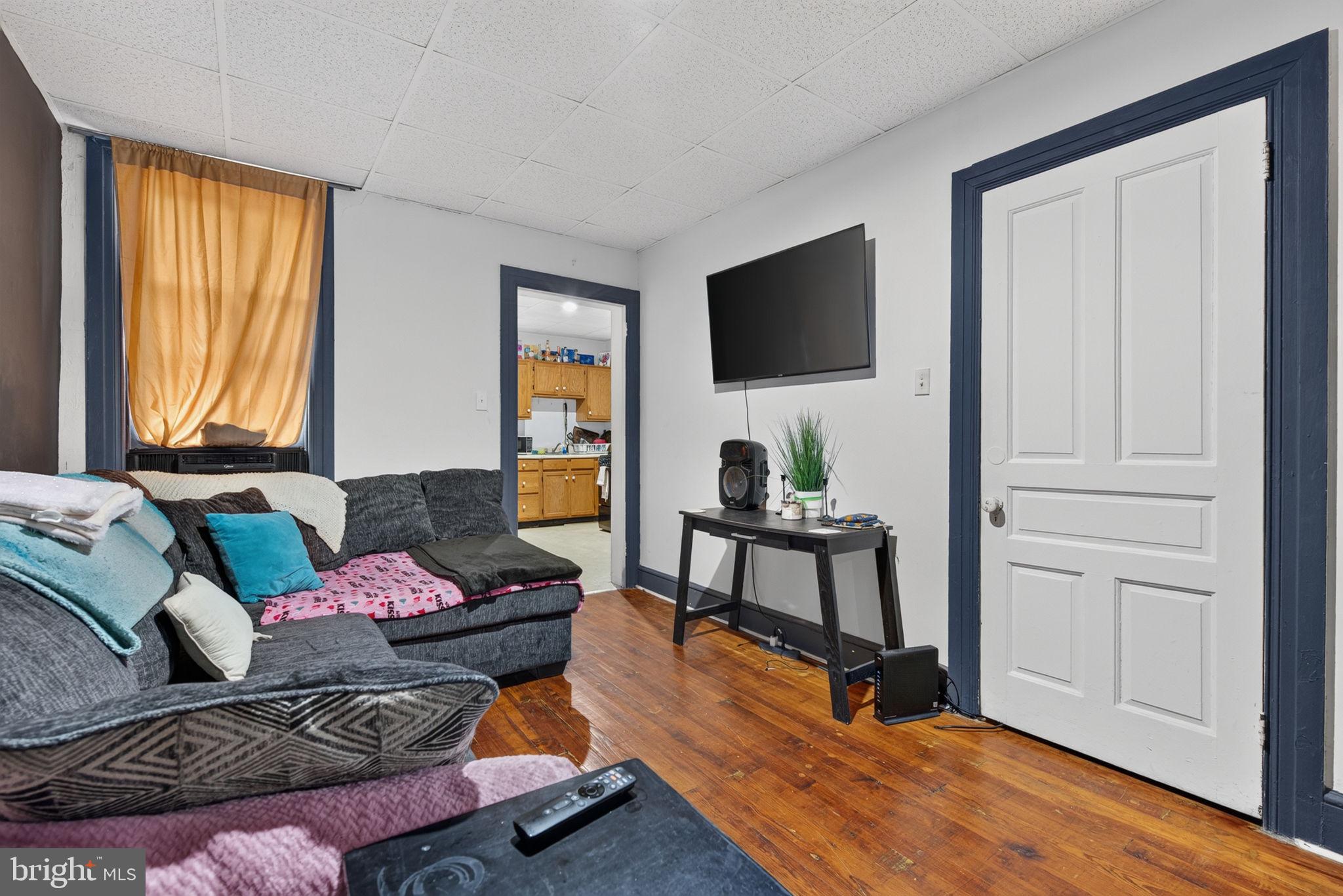 729 LINDEN AVENUE