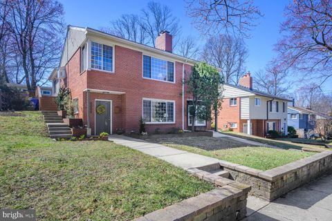 Photo of 3000 Homewood Parkway, KENSINGTON, MD 20895 (MLS # MDMC2170146) Photo of 3000 Homewood Parkway, KENSINGTON, MD 20895 (MLS # MDMC2170146)