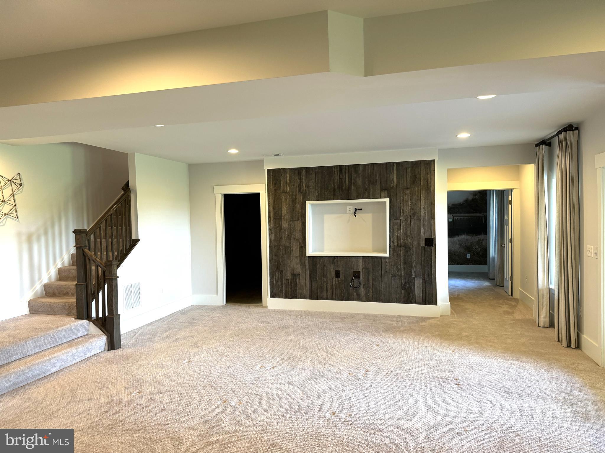 EMBREY MILL - Residential