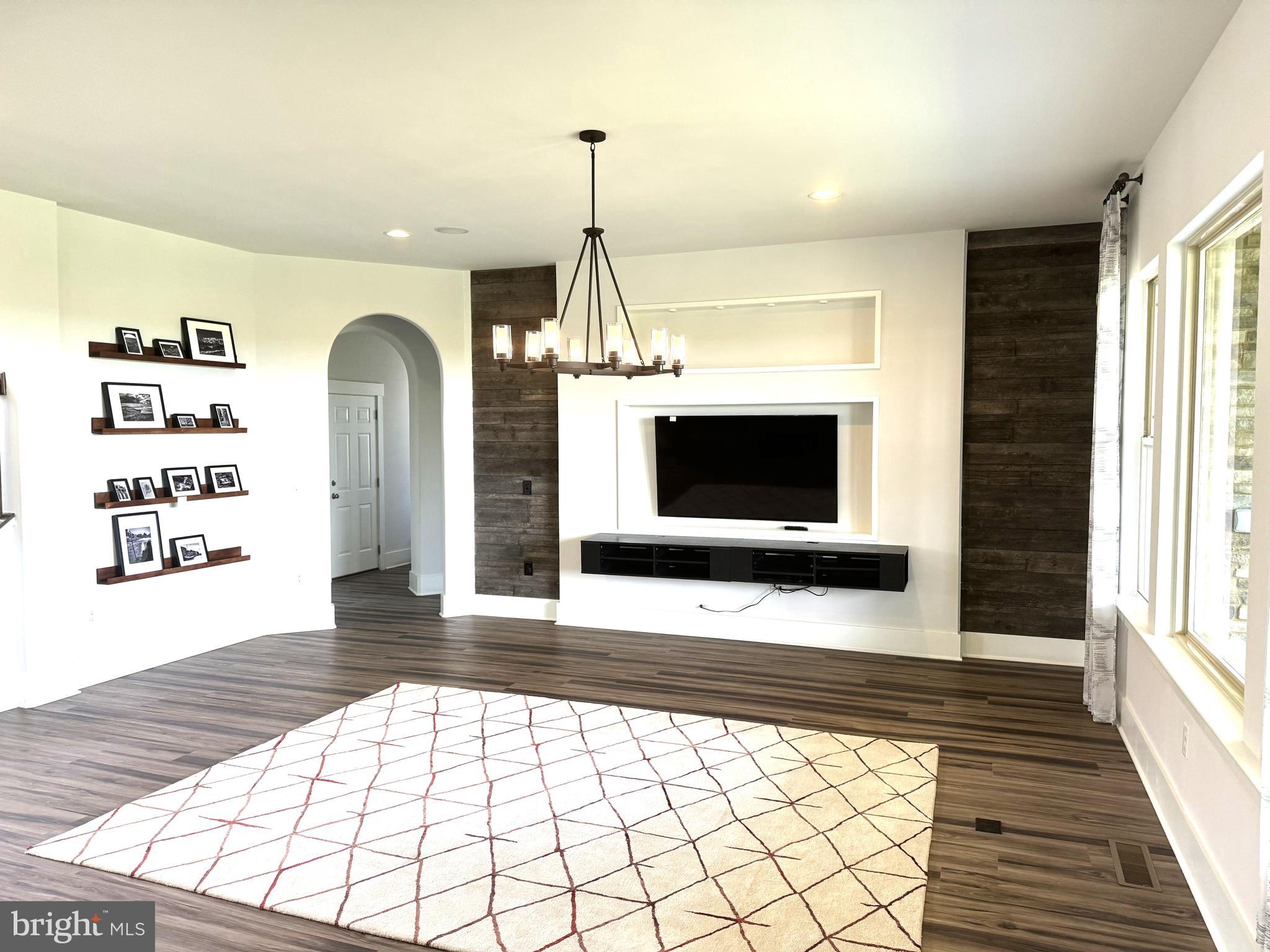 EMBREY MILL - Residential