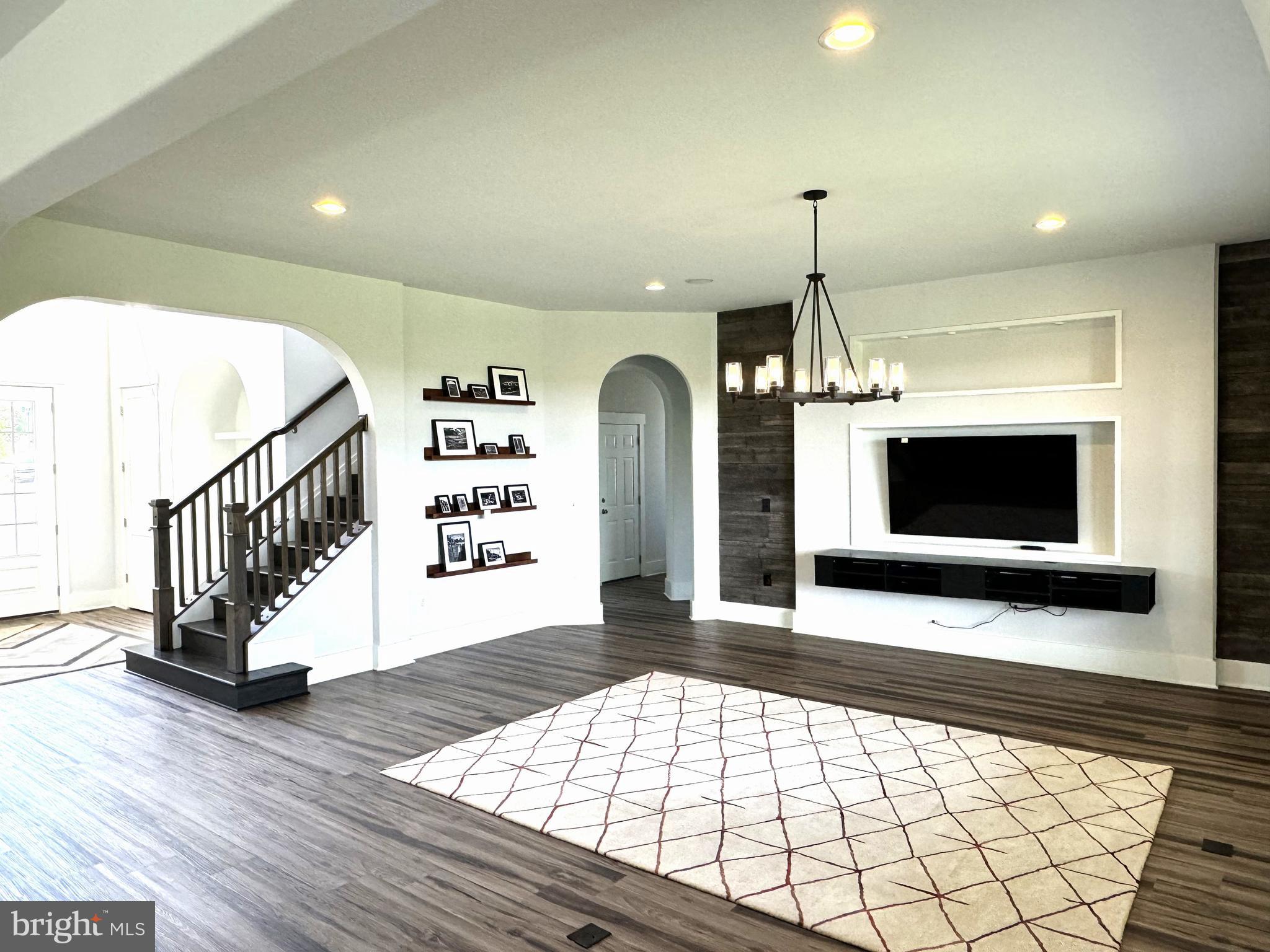 EMBREY MILL - Residential