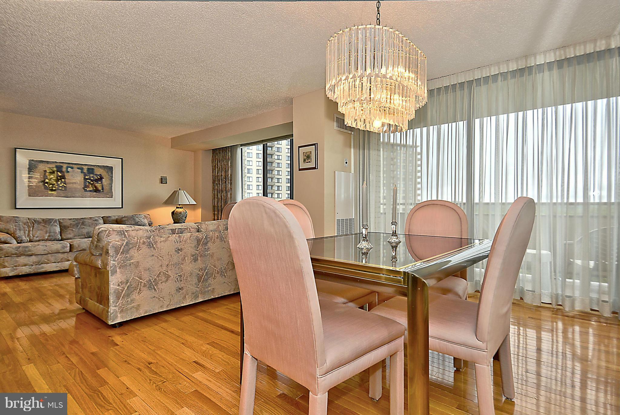 PROMENADE TOWERS - Residential