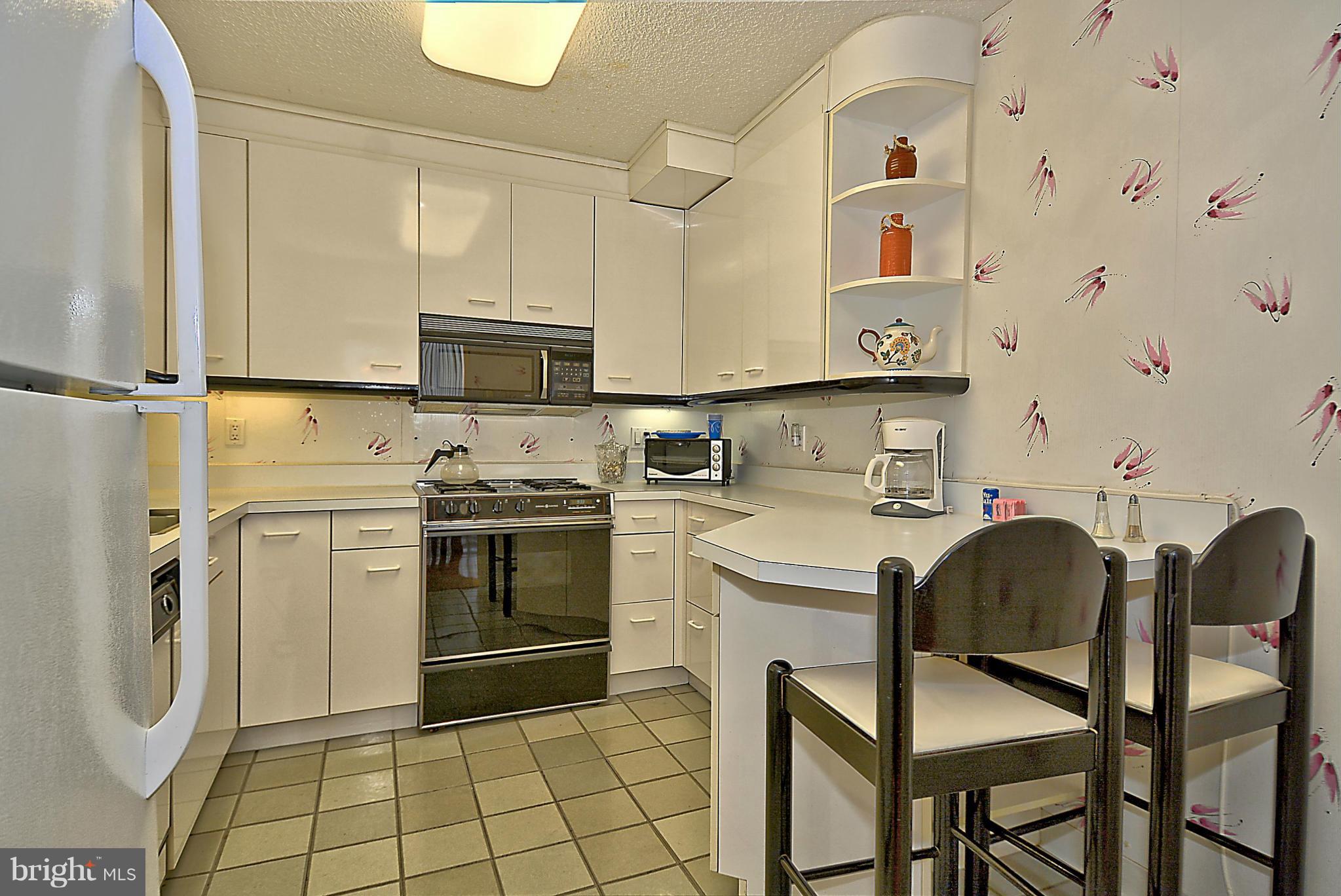 PROMENADE TOWERS - Residential