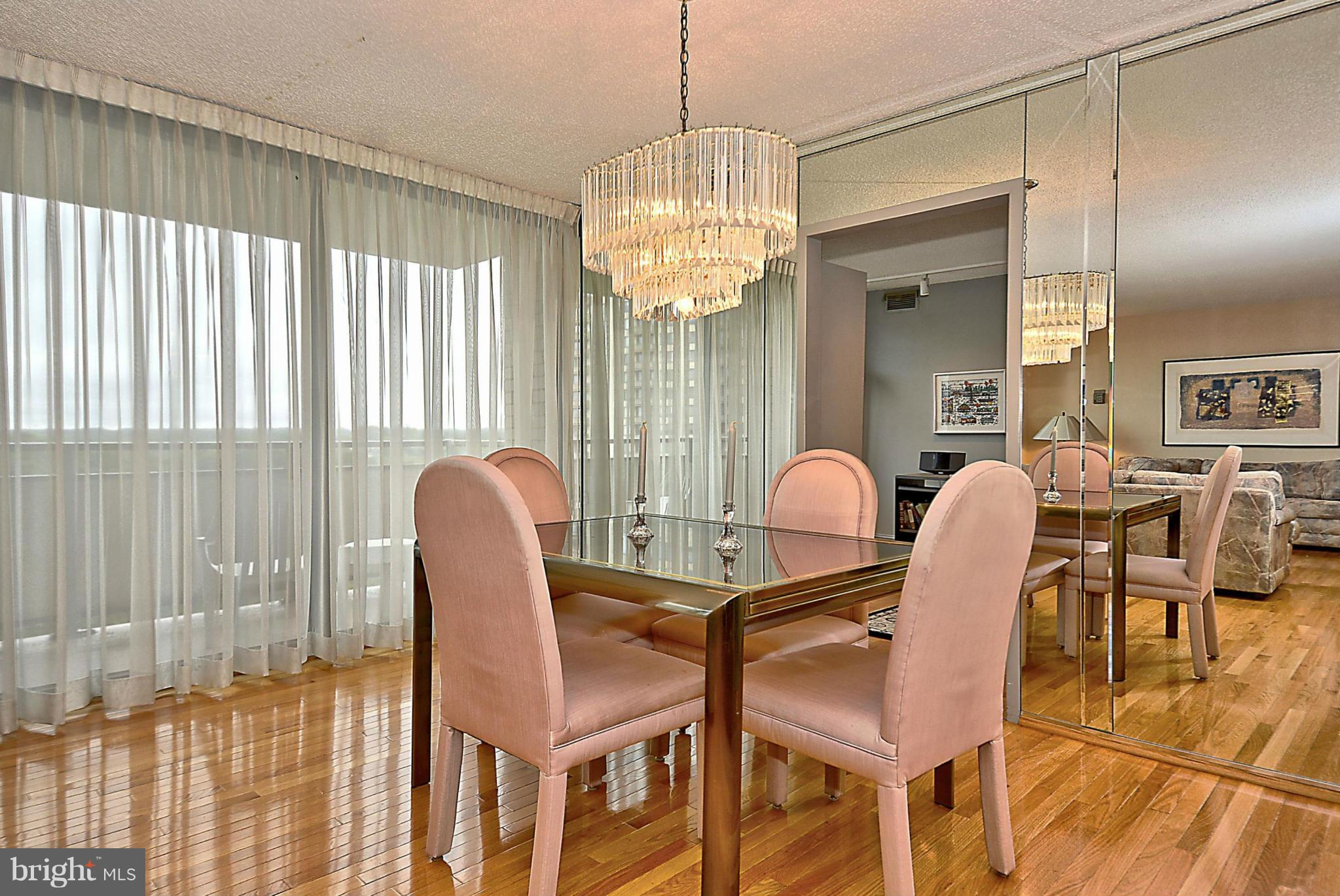 PROMENADE TOWERS - Residential