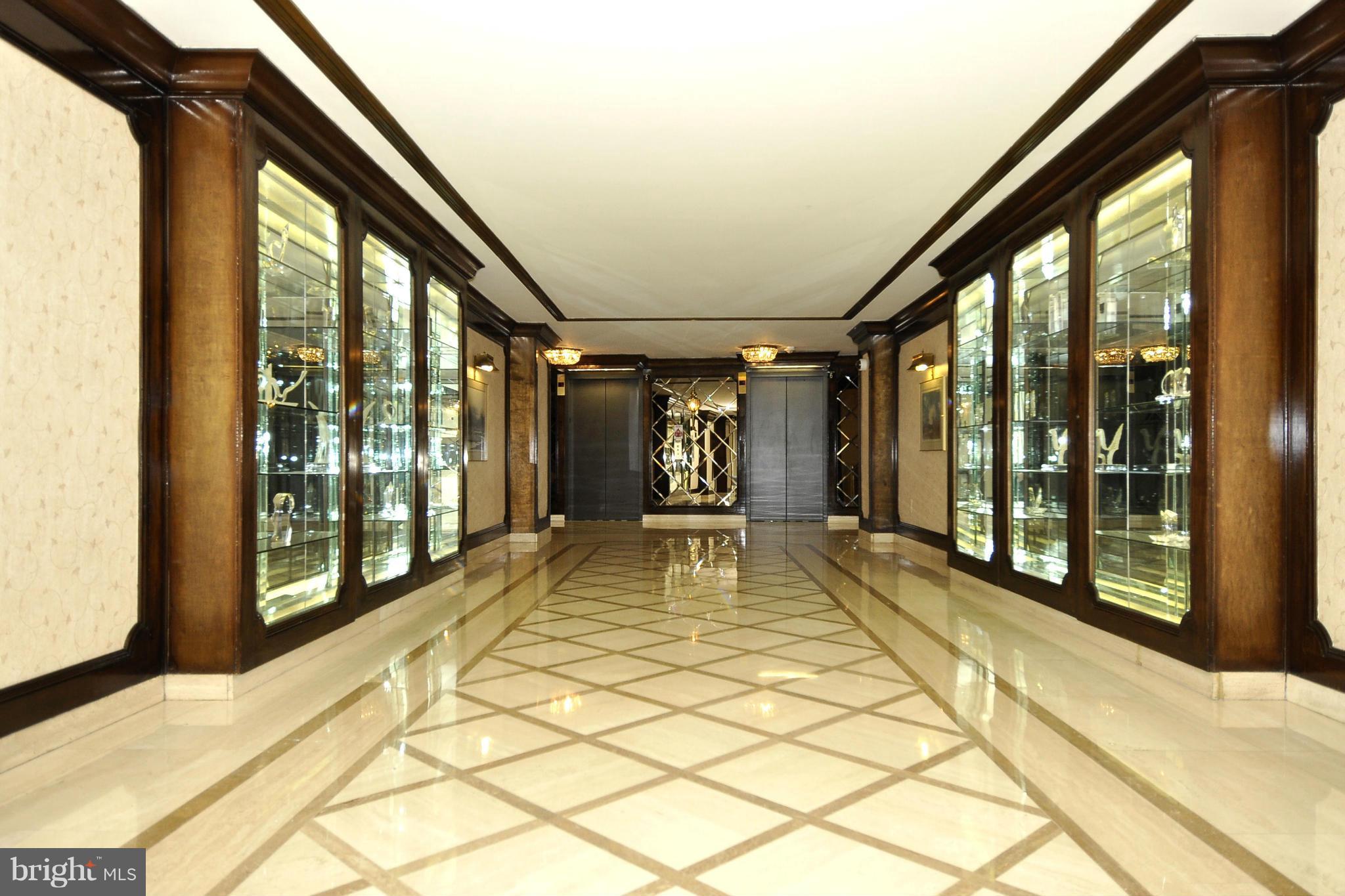 PROMENADE TOWERS - Residential