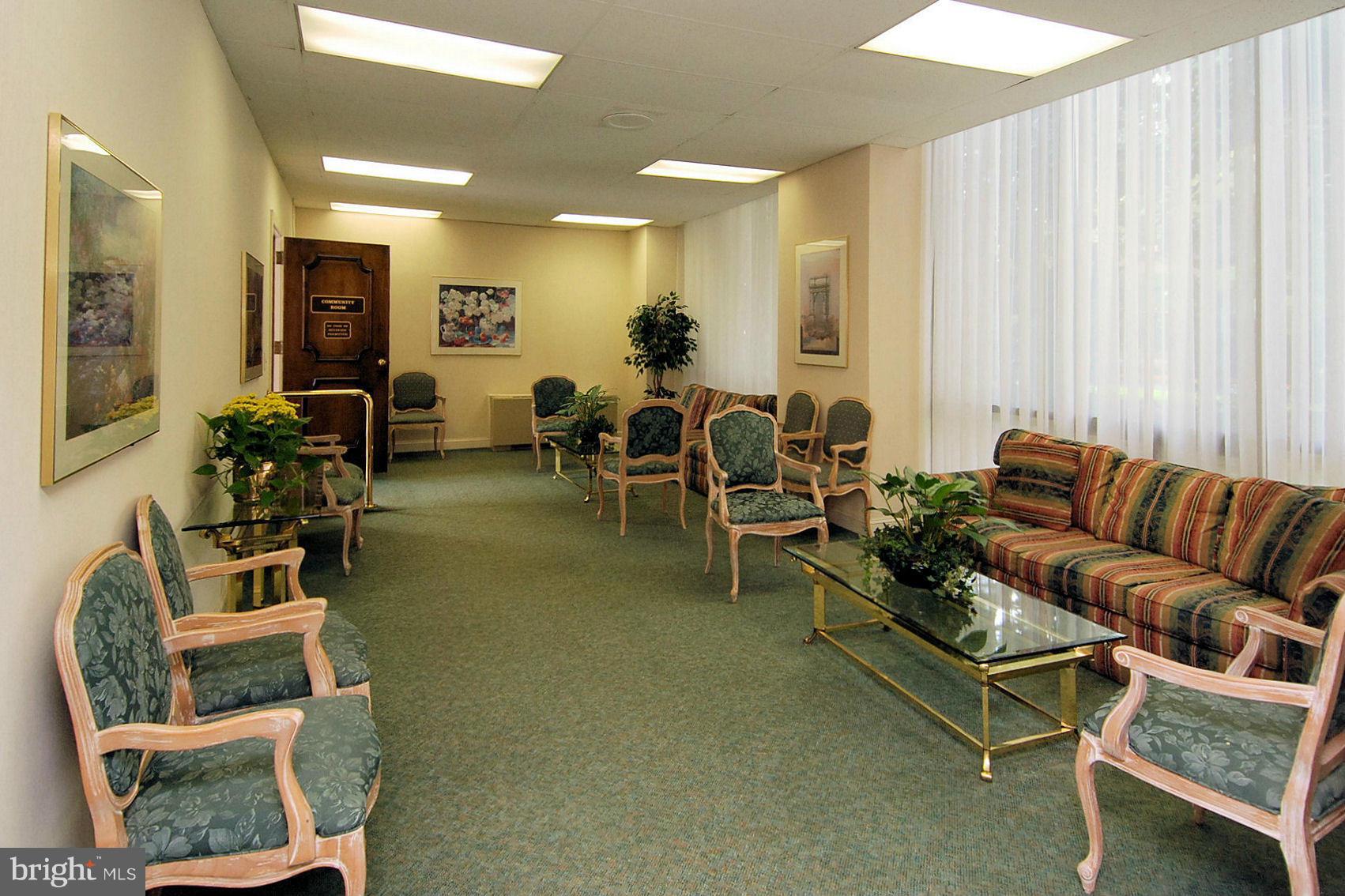 PROMENADE TOWERS - Residential