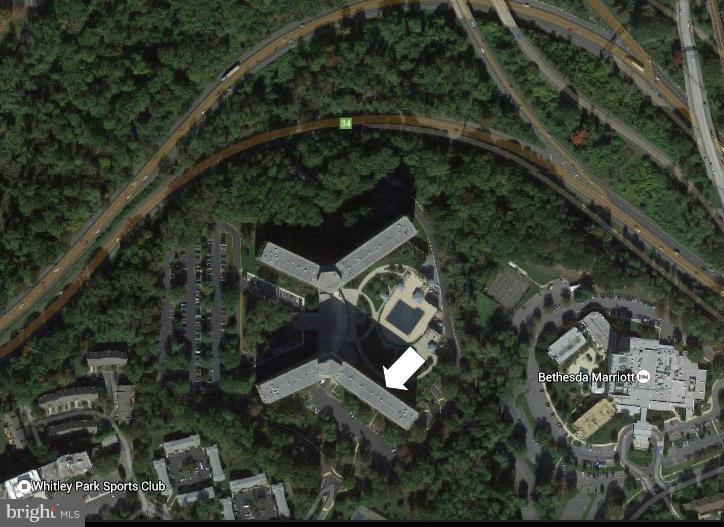 PROMENADE TOWERS - Residential