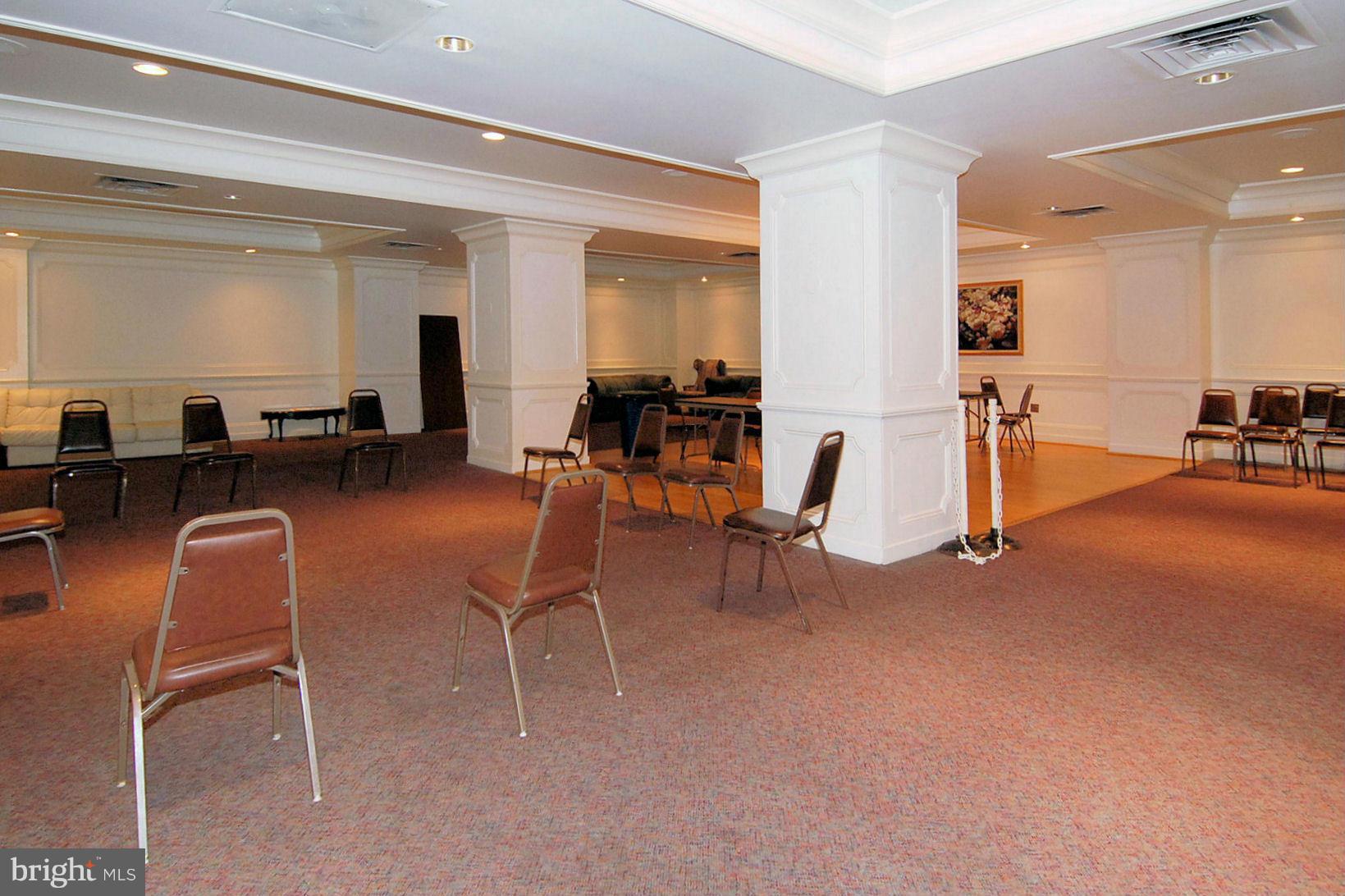 PROMENADE TOWERS - Residential