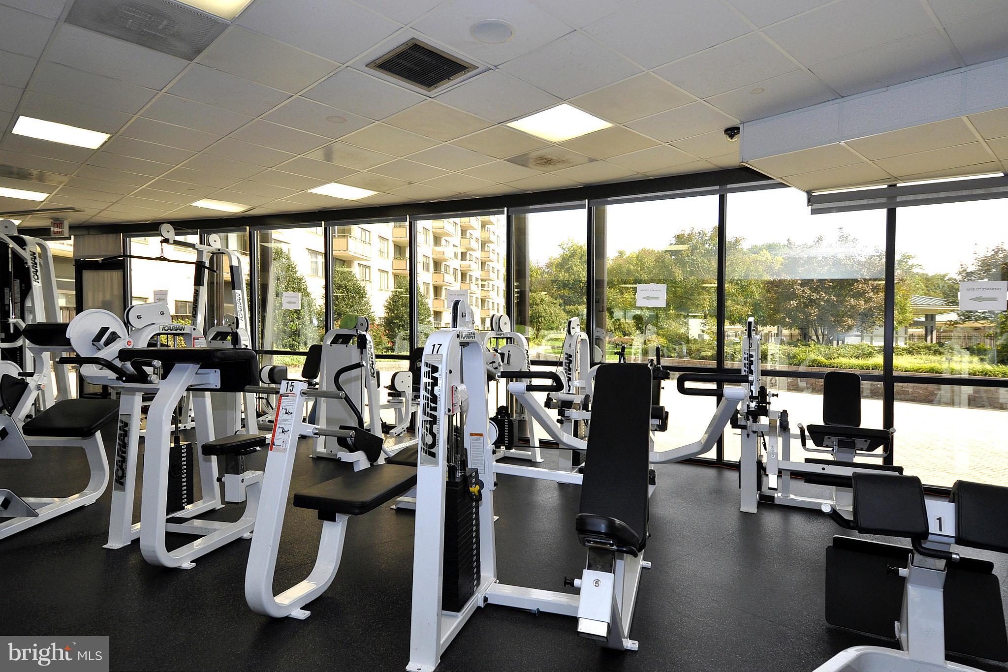 PROMENADE TOWERS - Residential