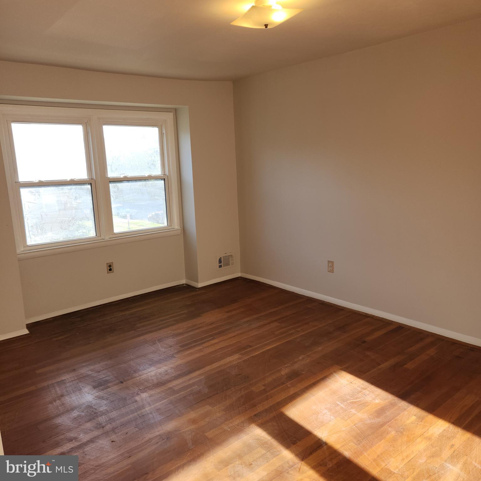 HOLLAND HILL - Residential