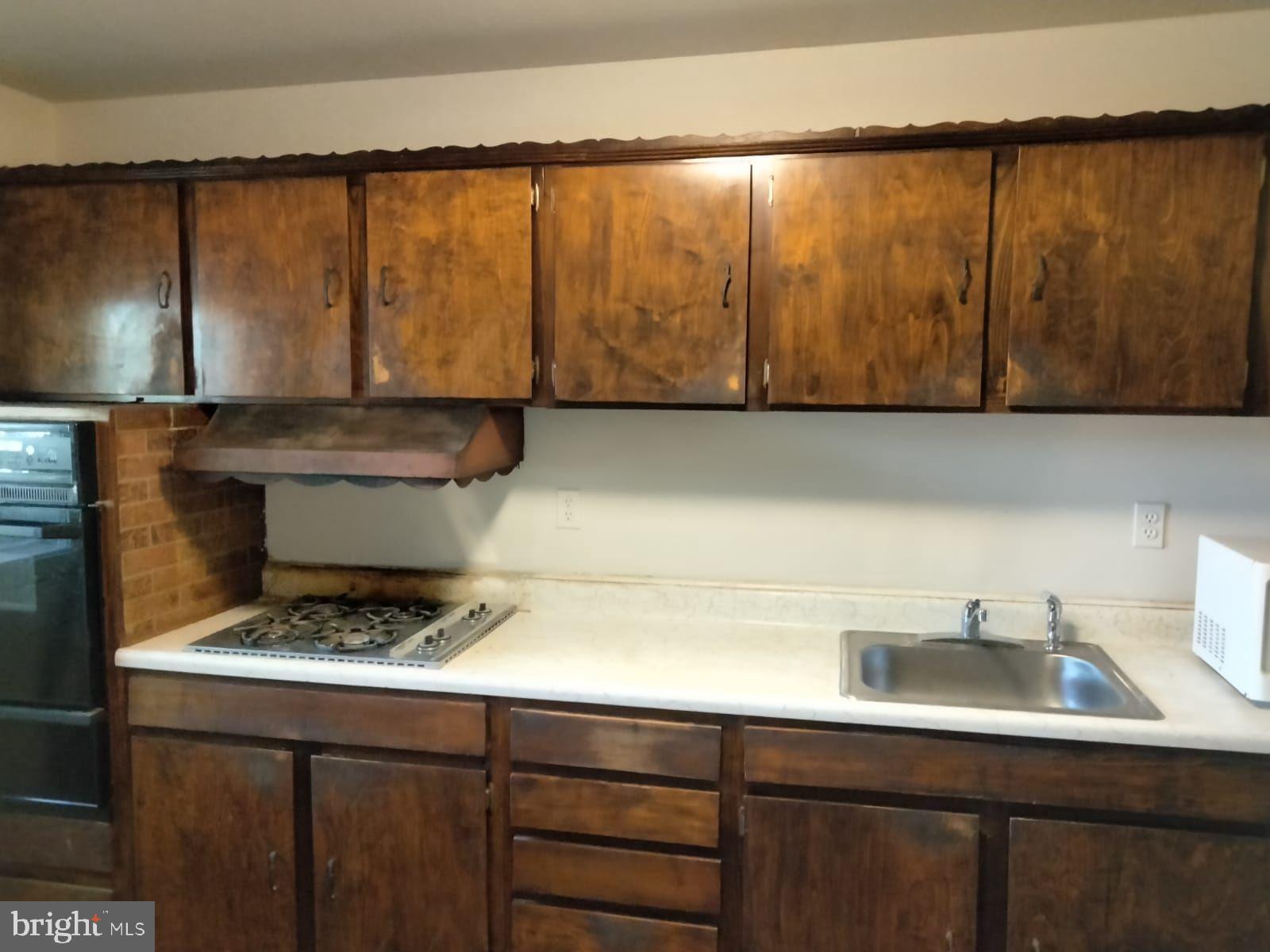 HOLLAND HILL - Residential