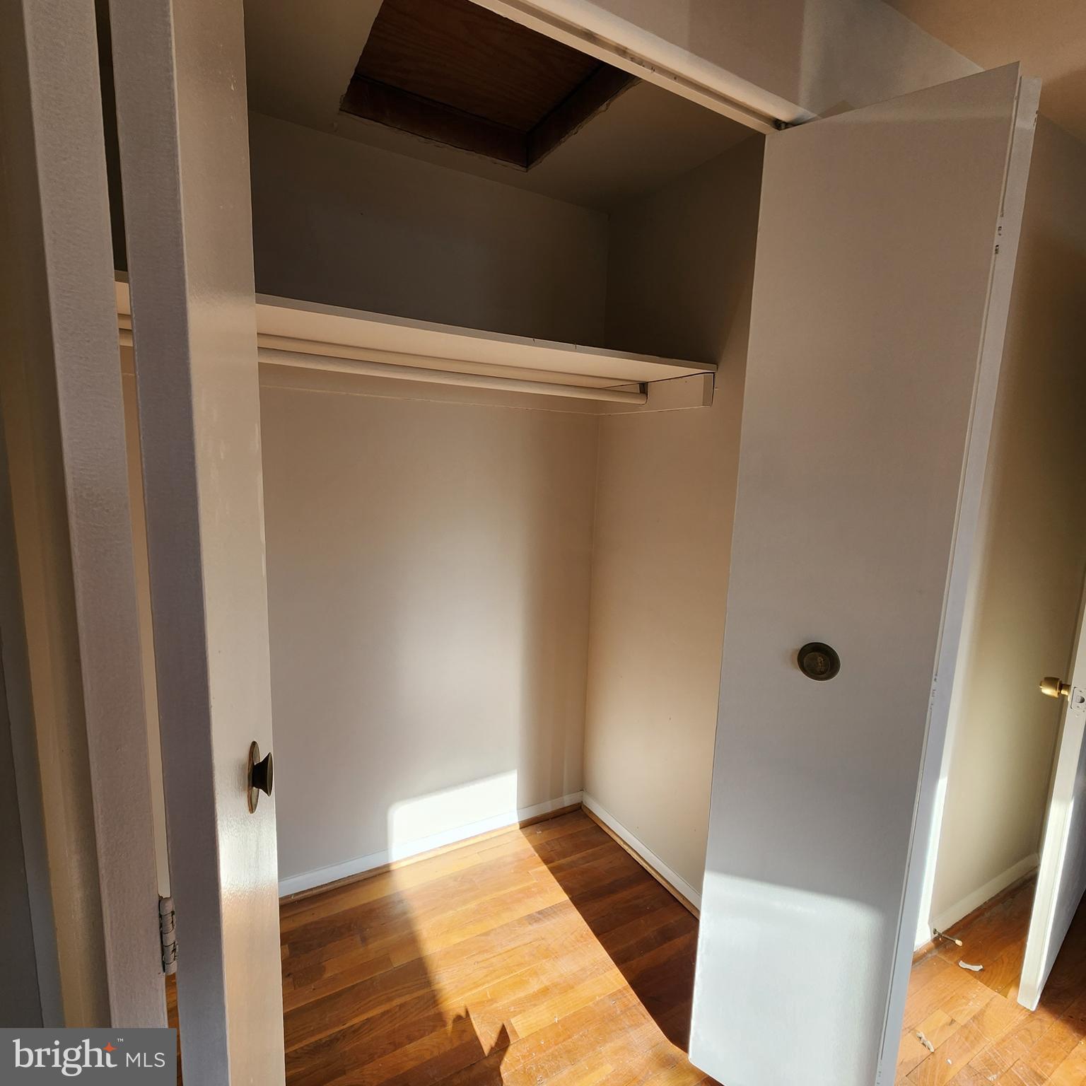 HOLLAND HILL - Residential