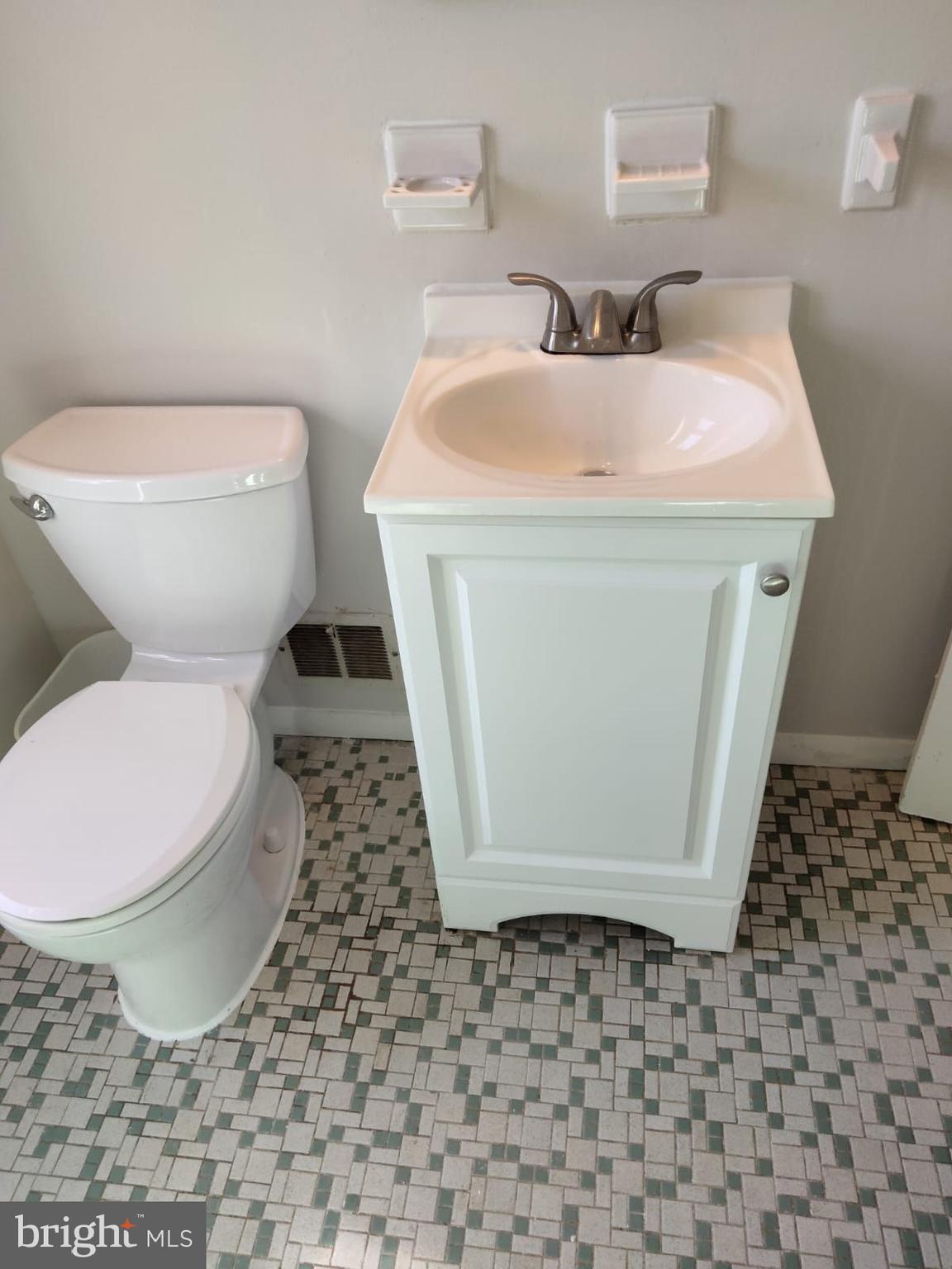 HOLLAND HILL - Residential