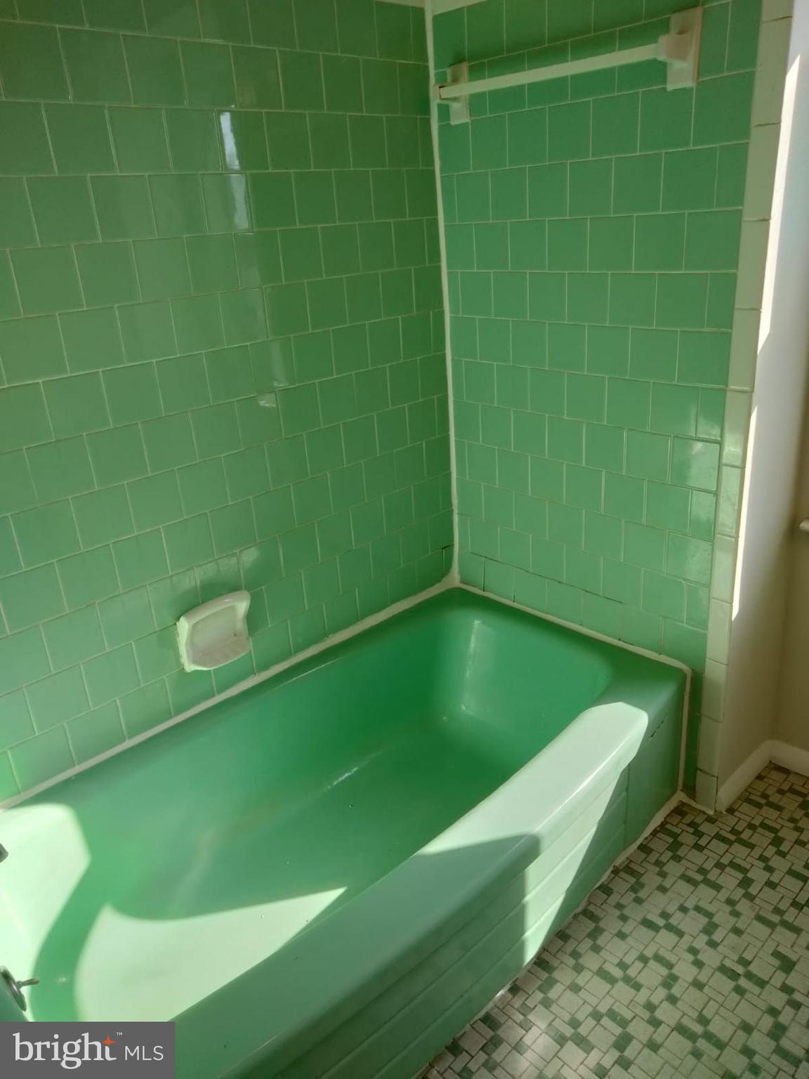 HOLLAND HILL - Residential