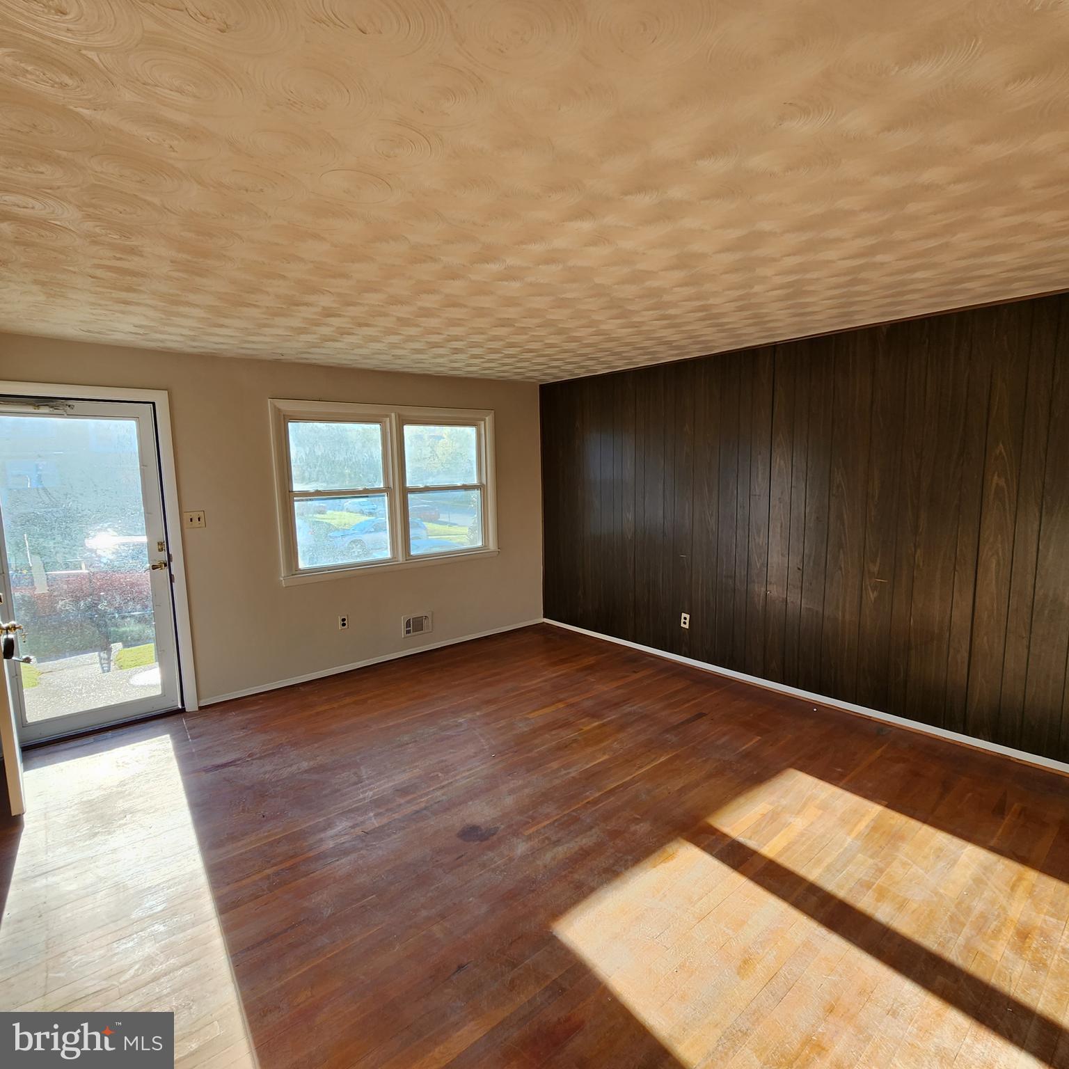 HOLLAND HILL - Residential