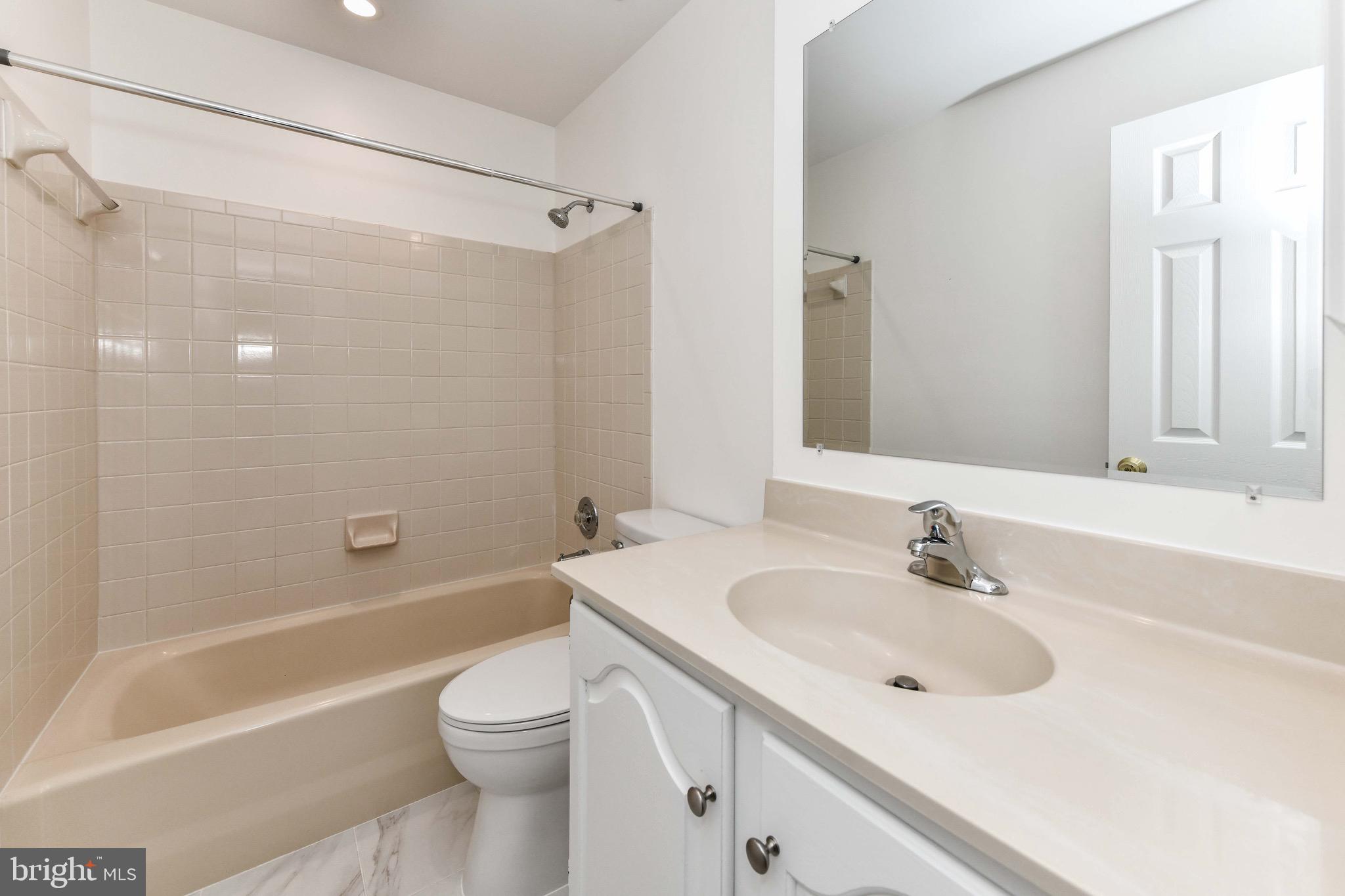 MCLEAN PROVINCE - Residential