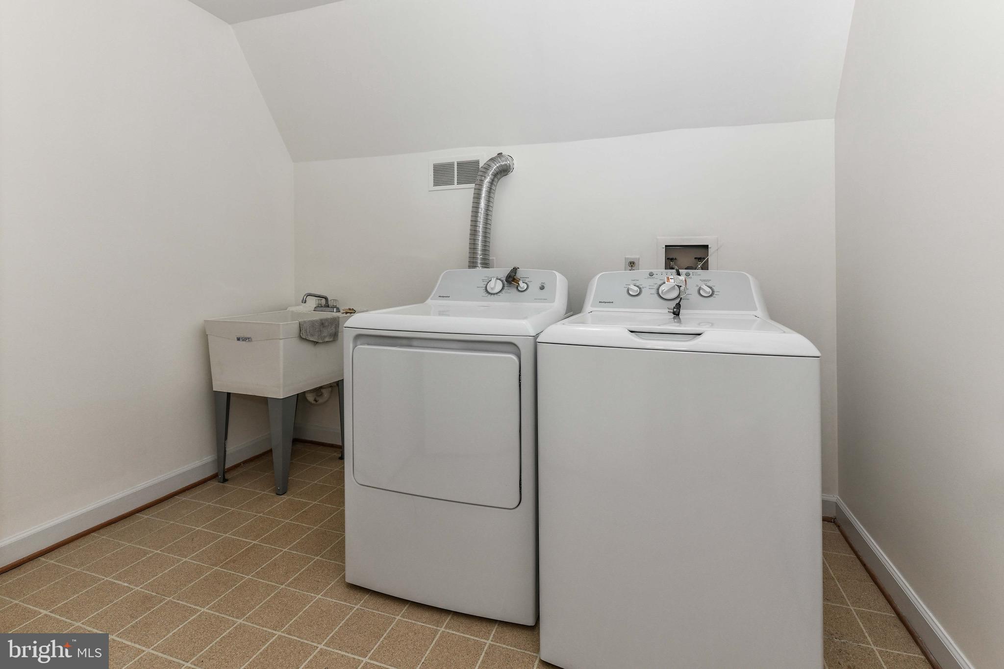 MCLEAN PROVINCE - Residential