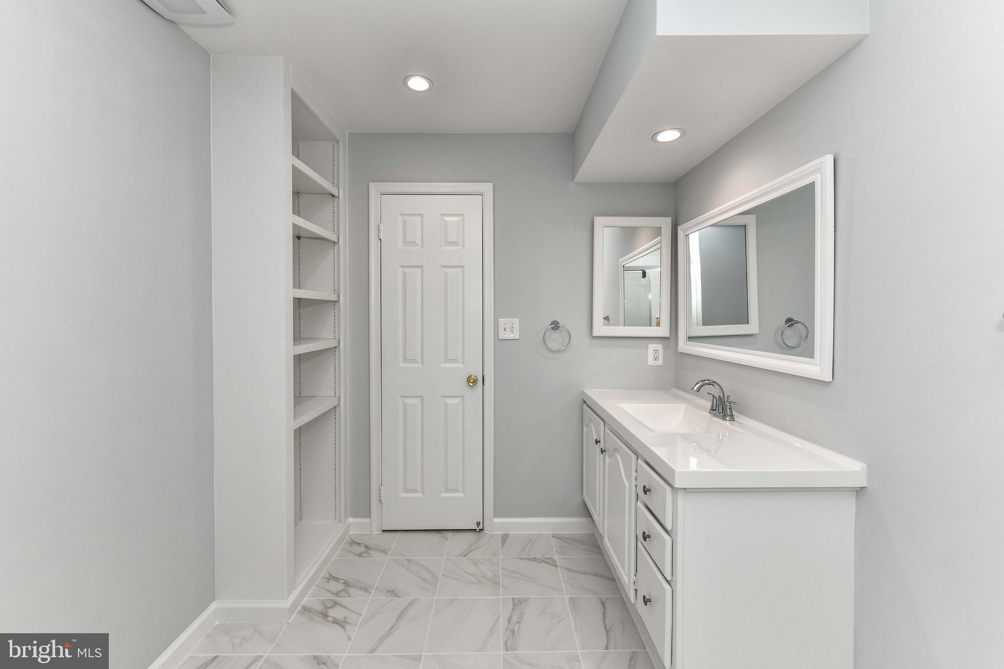 MCLEAN PROVINCE - Residential