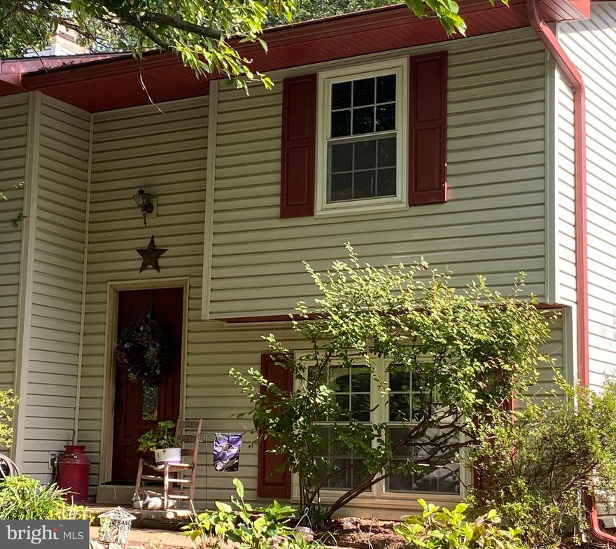 1682 Secretariat,  Revell Downs, 4 BR, 2.5 BA,  Nice  semi detached TH, quiet street, near end of cul de sac,   Finished Kitchen, Cherry Cabinets,  New Fridge,   New Washer / Dryer,  New Master Bath, Finished Hall Bath.  New Siding, new windows, new roof.  Fenced spacious back yard.   Awaiting finishing touches for remainder, painting and flooring.  Priced for immediate Sale.