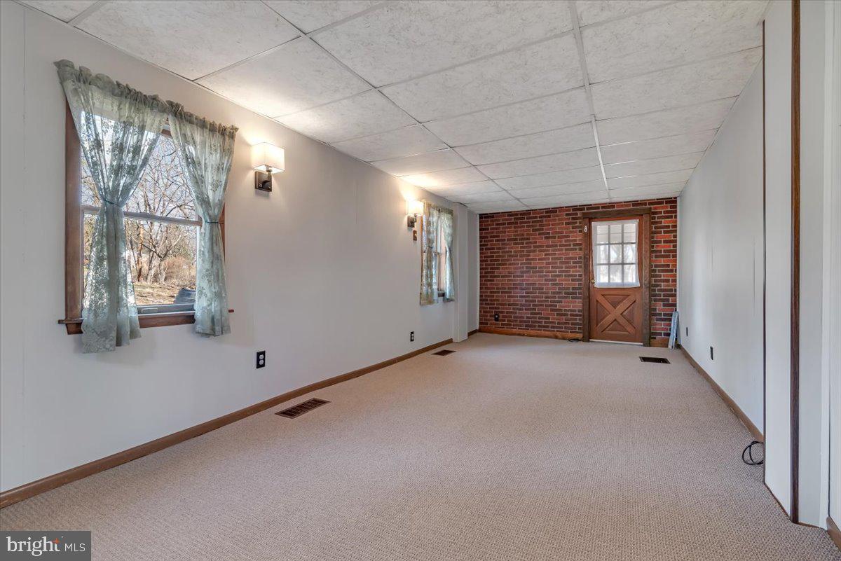 NONE AVAILALBE - Residential Lease