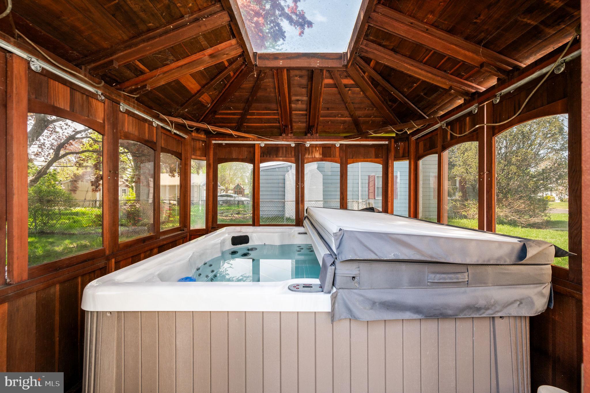 WILLOW WAY - Residential