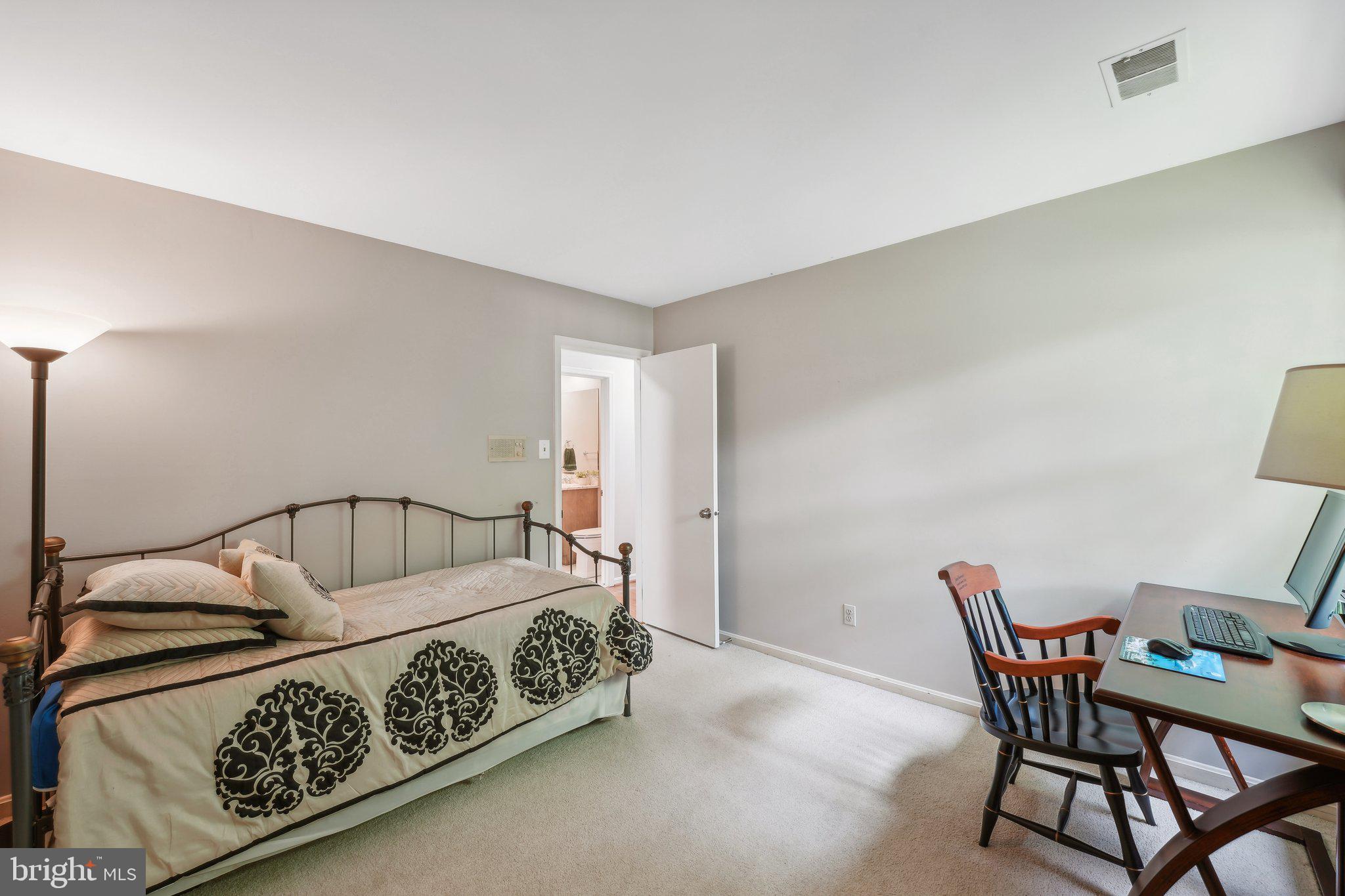 WOLF TRAP WOODS - Residential