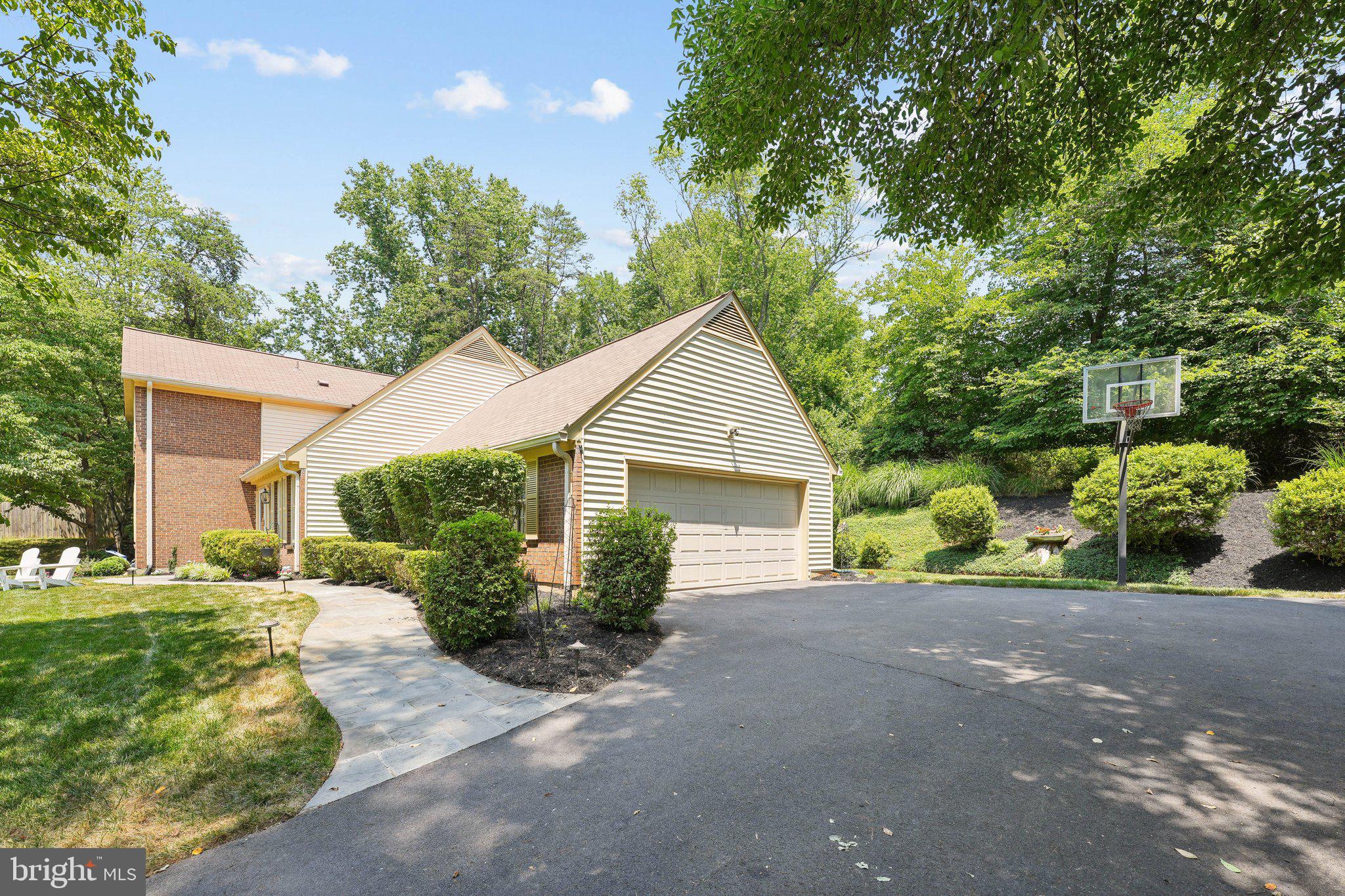 WOLF TRAP WOODS - Residential