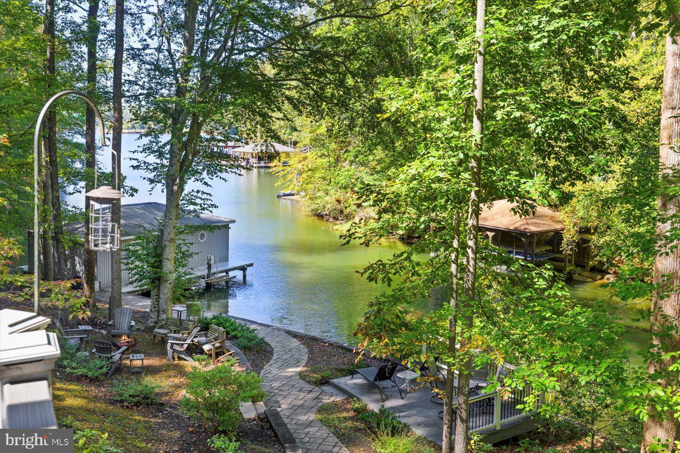 CHILDS COVE - Residential