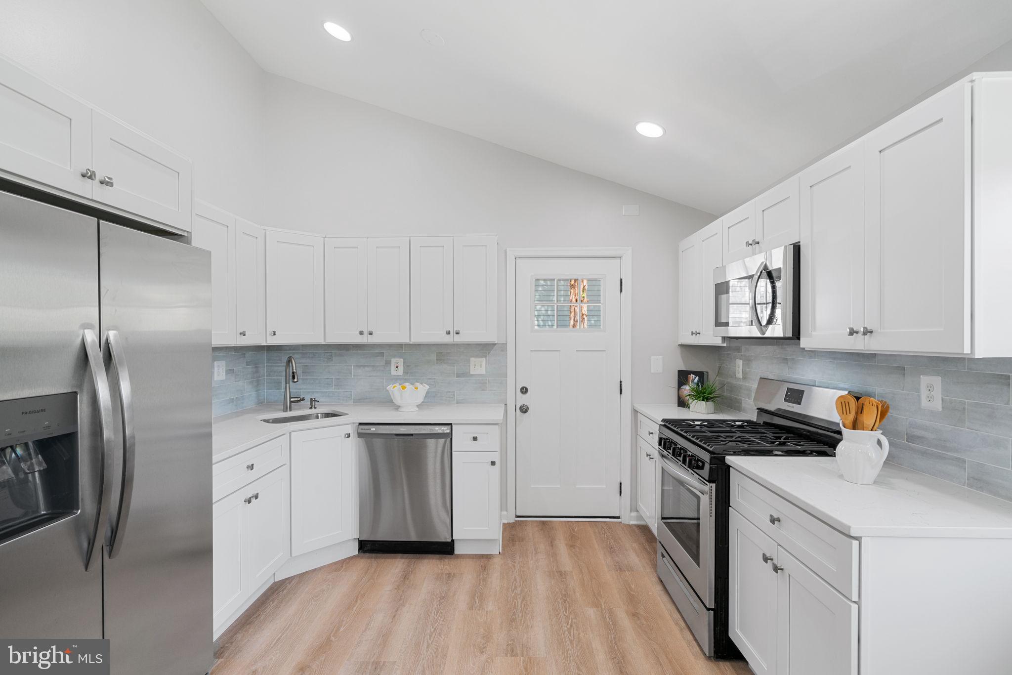 ROSE HILL FARMS - Residential