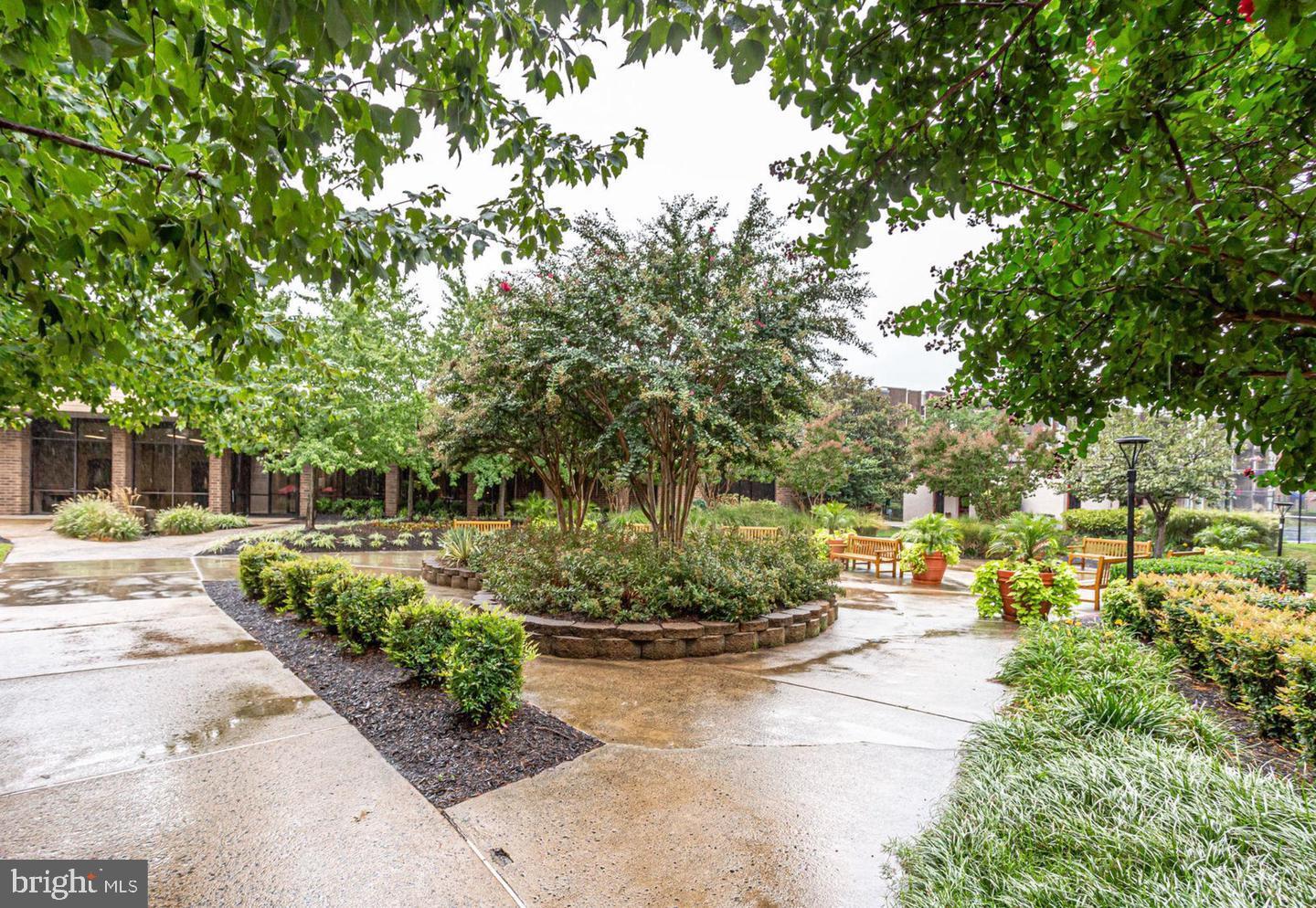 WEST END - Residential