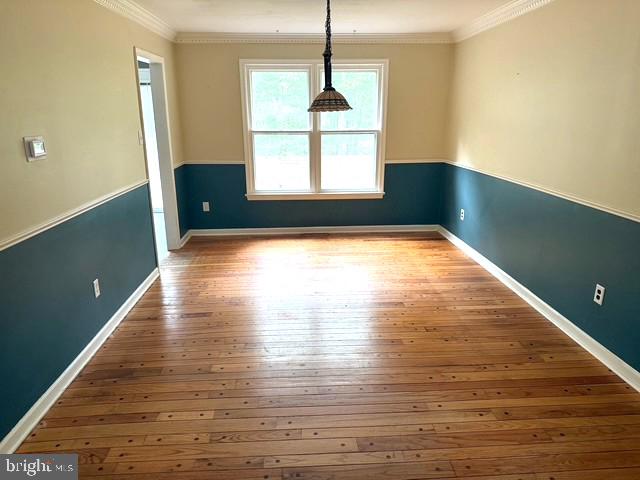 5 WOODS EDGE COURT