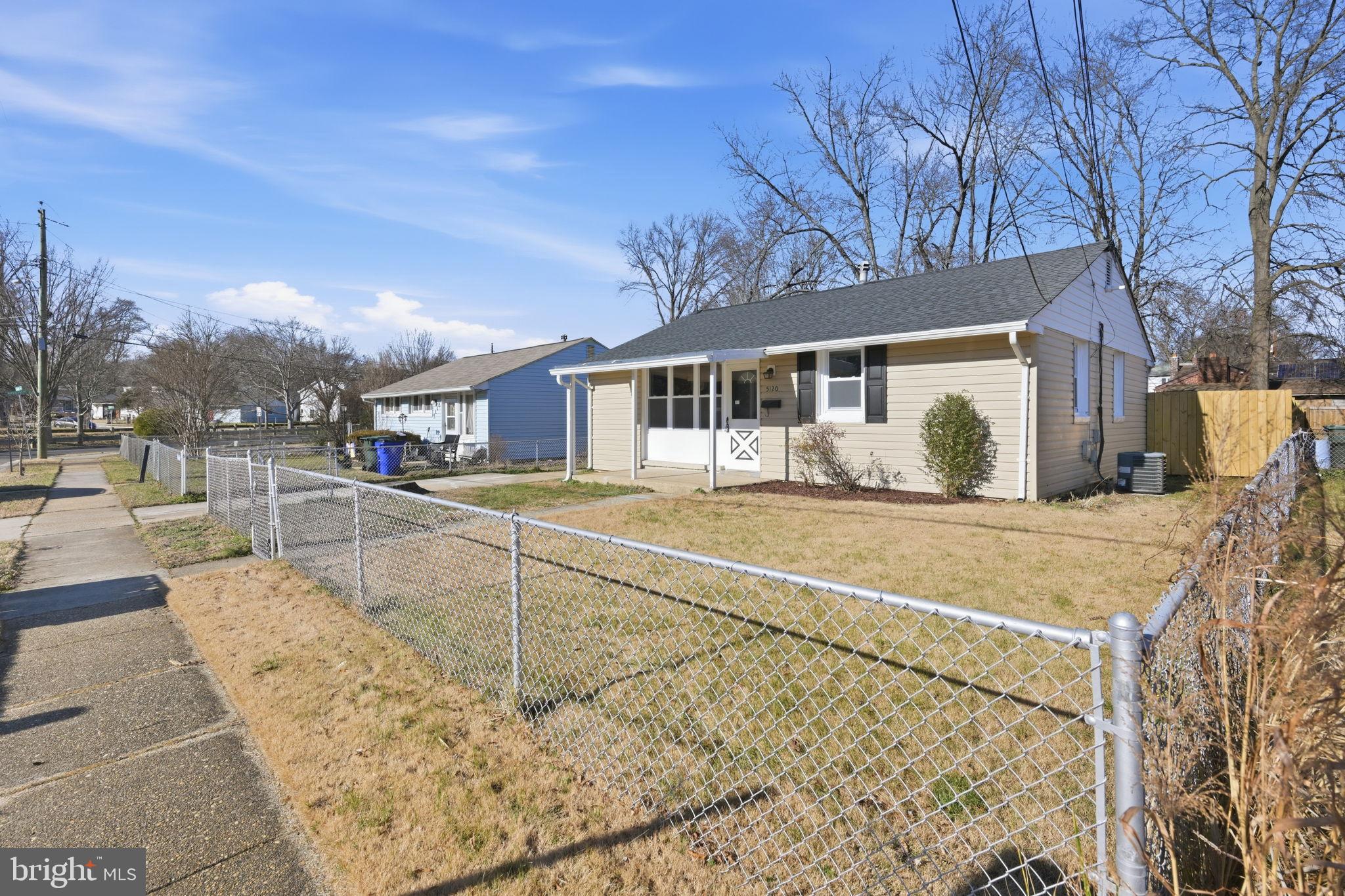 HOLLYWOOD - Residential