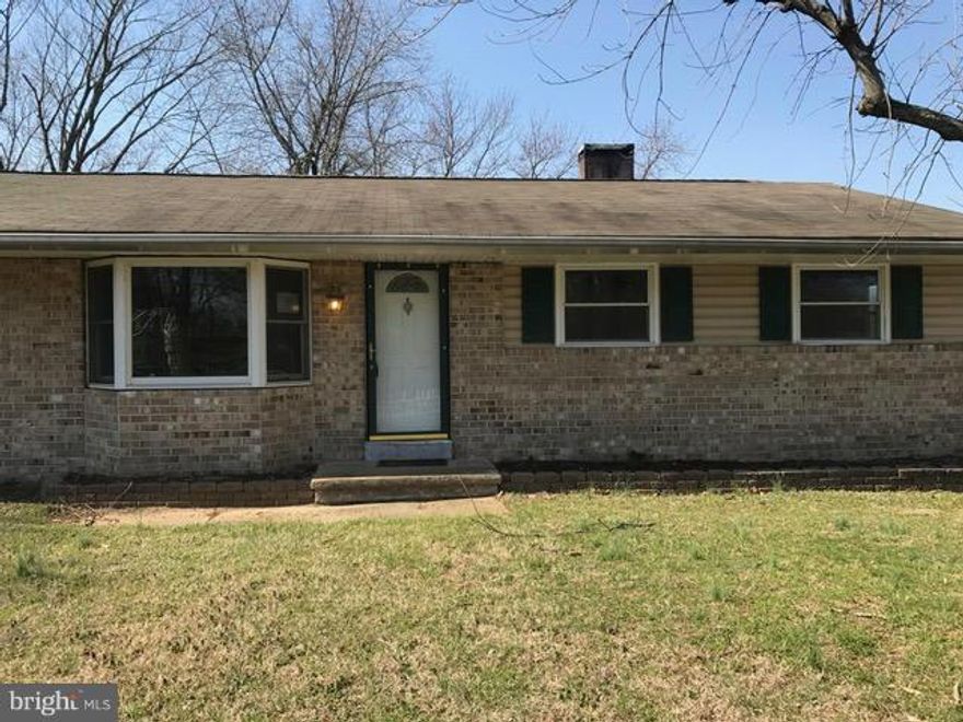 Nice sfh on level lot in desirable location. Features 3 bdrms, 2 baths and open kitchen. Large detached garage. This property is eligible under the FMFL 1st Look Initiative through 4/09/17, owner occupant offers only during this time. Shows well