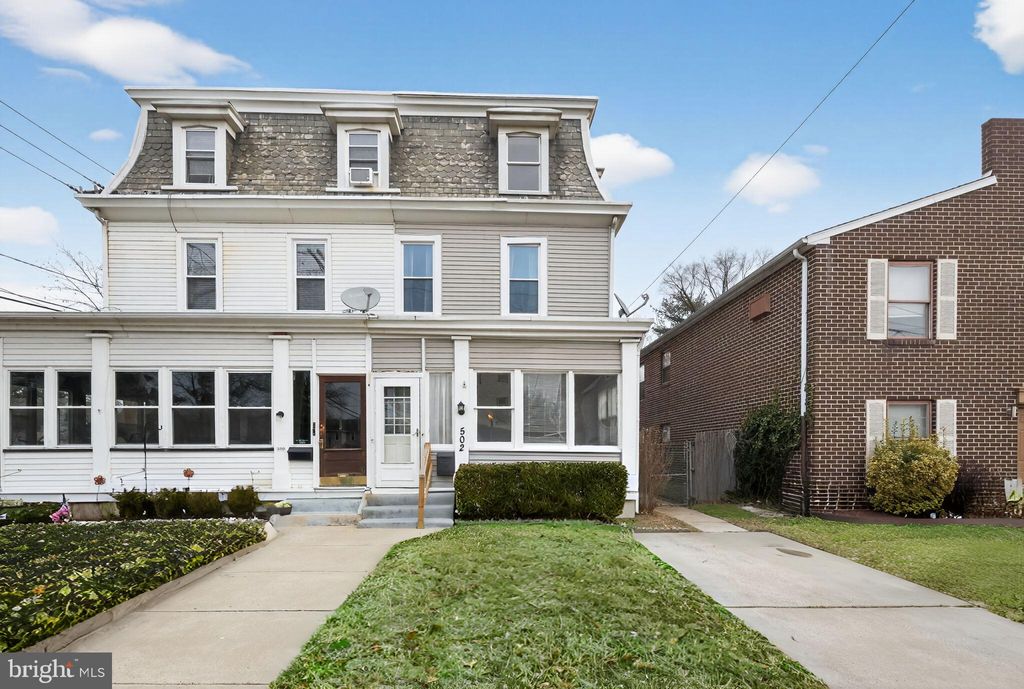 Photo of 502 Cinnaminson Avenue, PALMYRA, NJ 08065 (MLS # NJBL2103872)