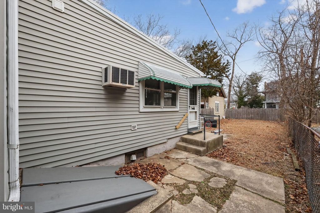 Photo of 502 Cinnaminson Avenue, PALMYRA, NJ 08065 (MLS # NJBL2103872)